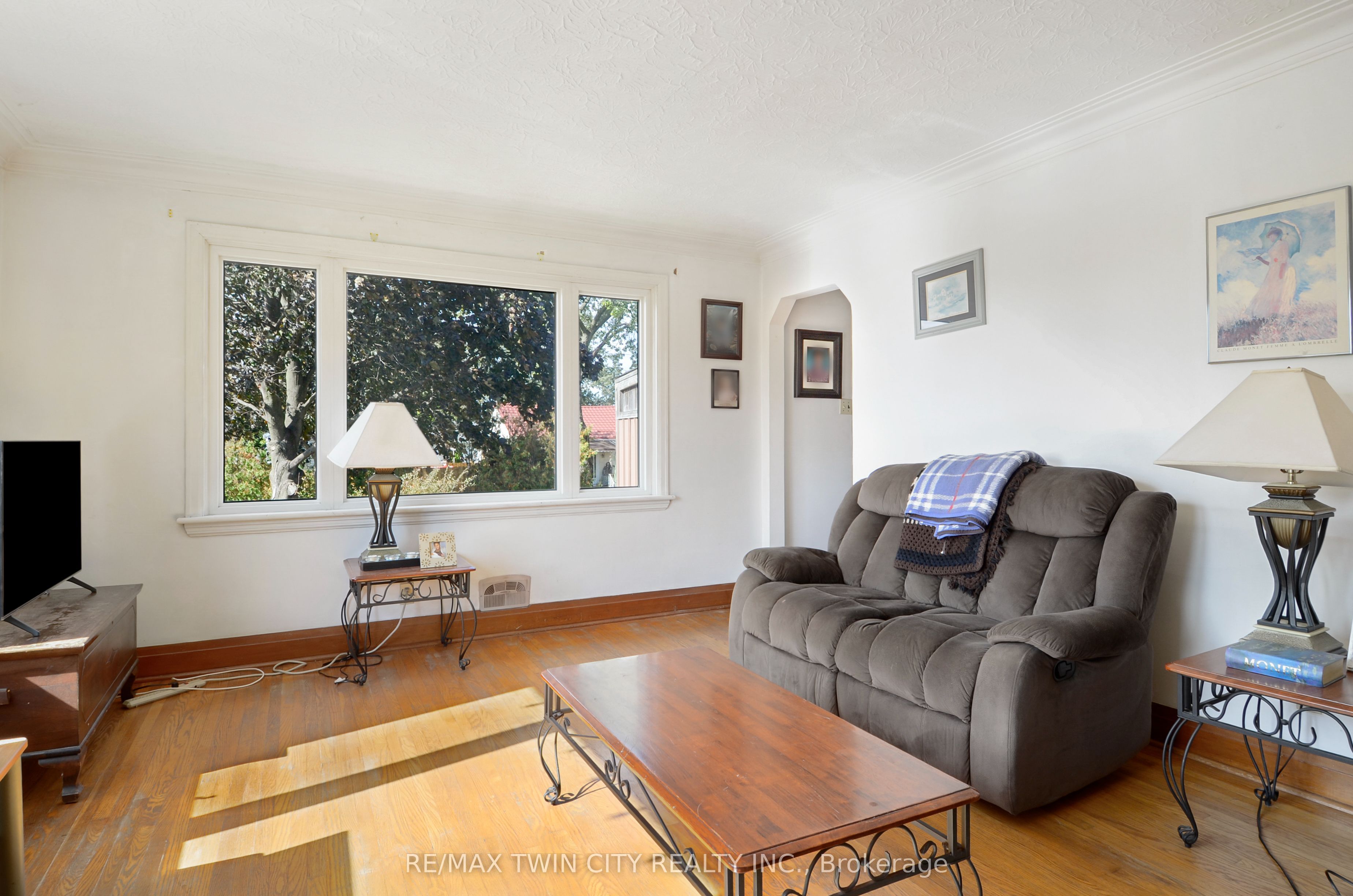 66 Walter Avenue N Property Photo 18
