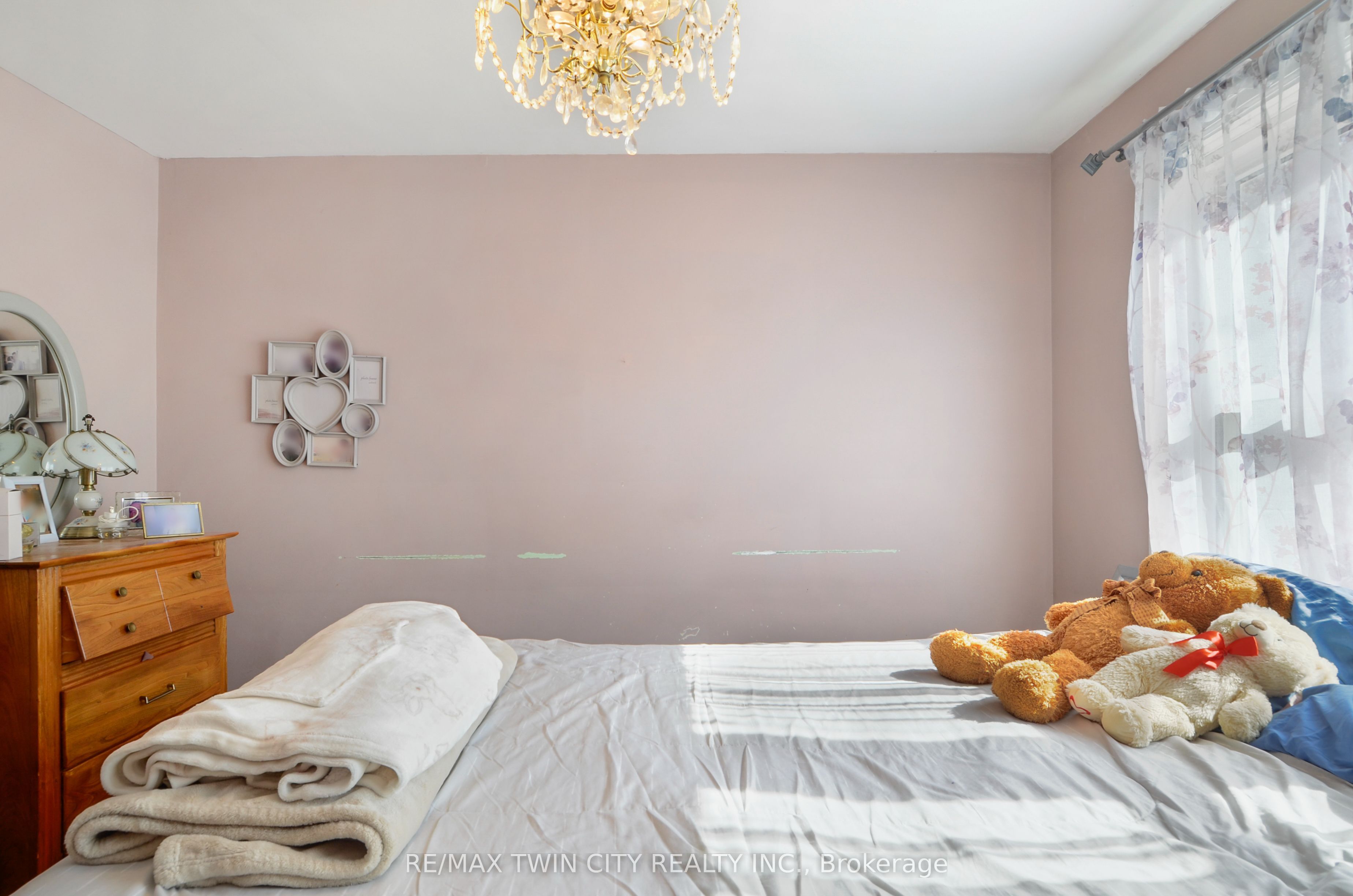 66 Walter Avenue N Property Photo 30