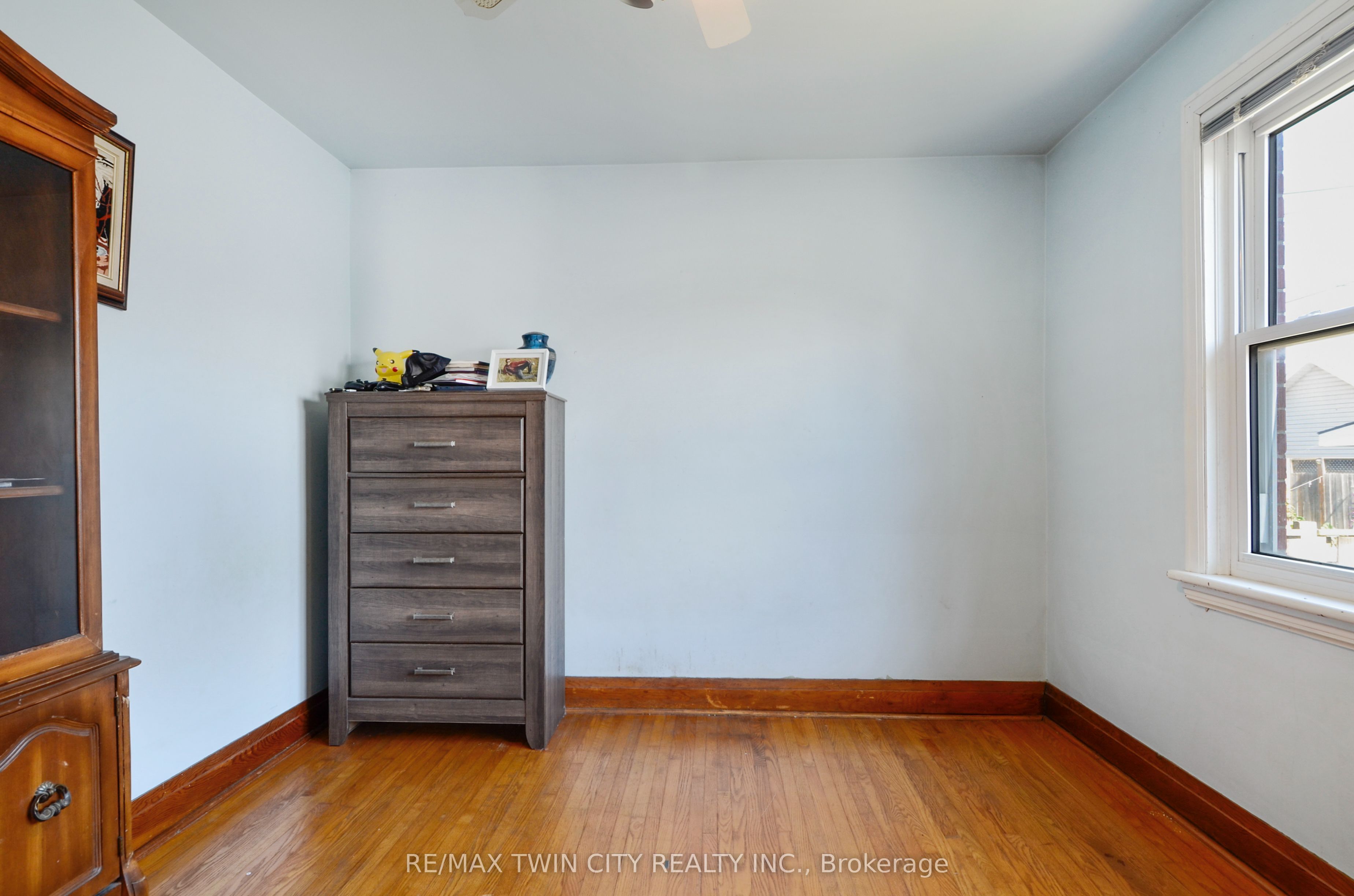 66 Walter Avenue N Property Photo 32