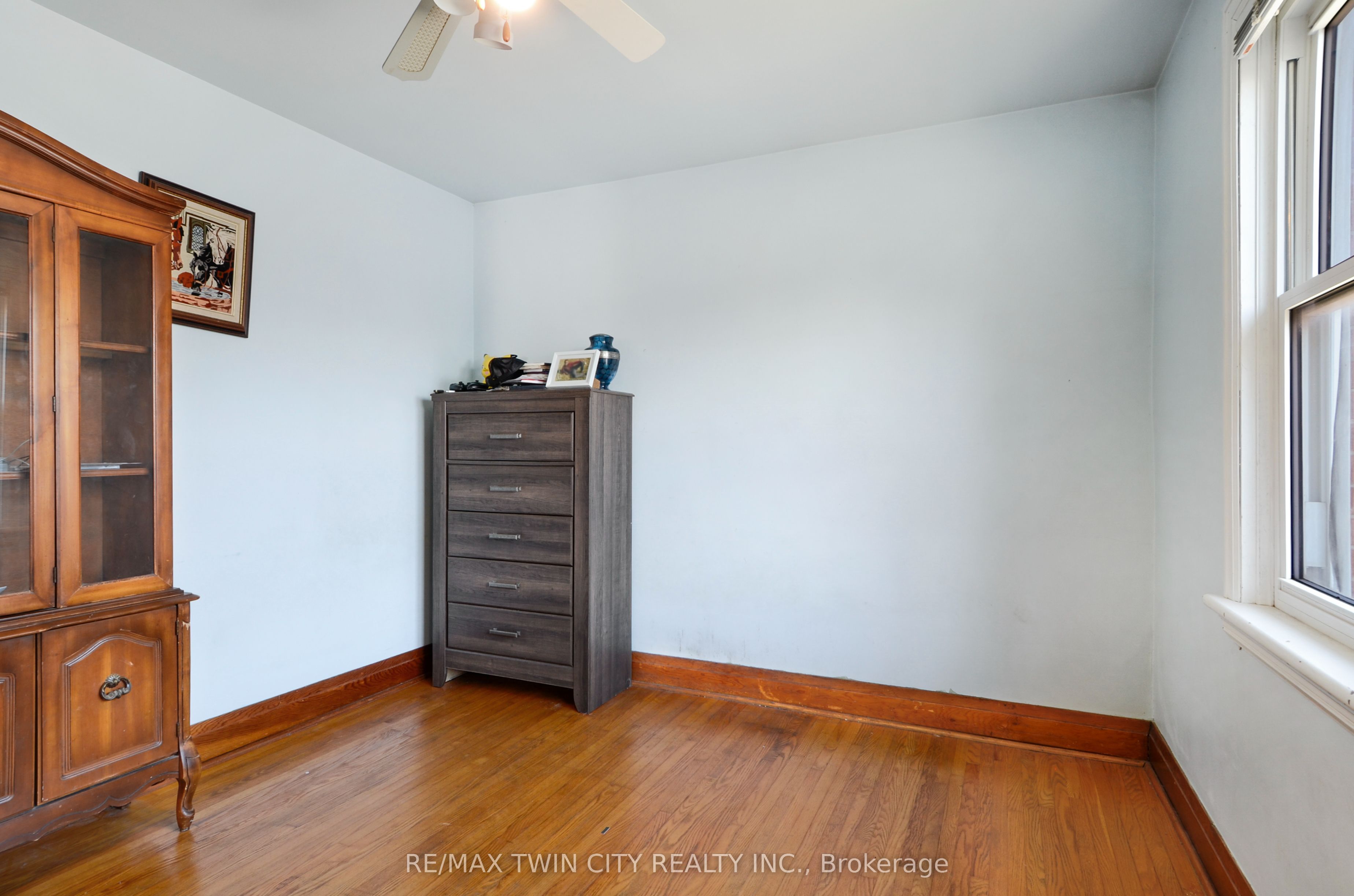 66 Walter Avenue N Property Photo 33