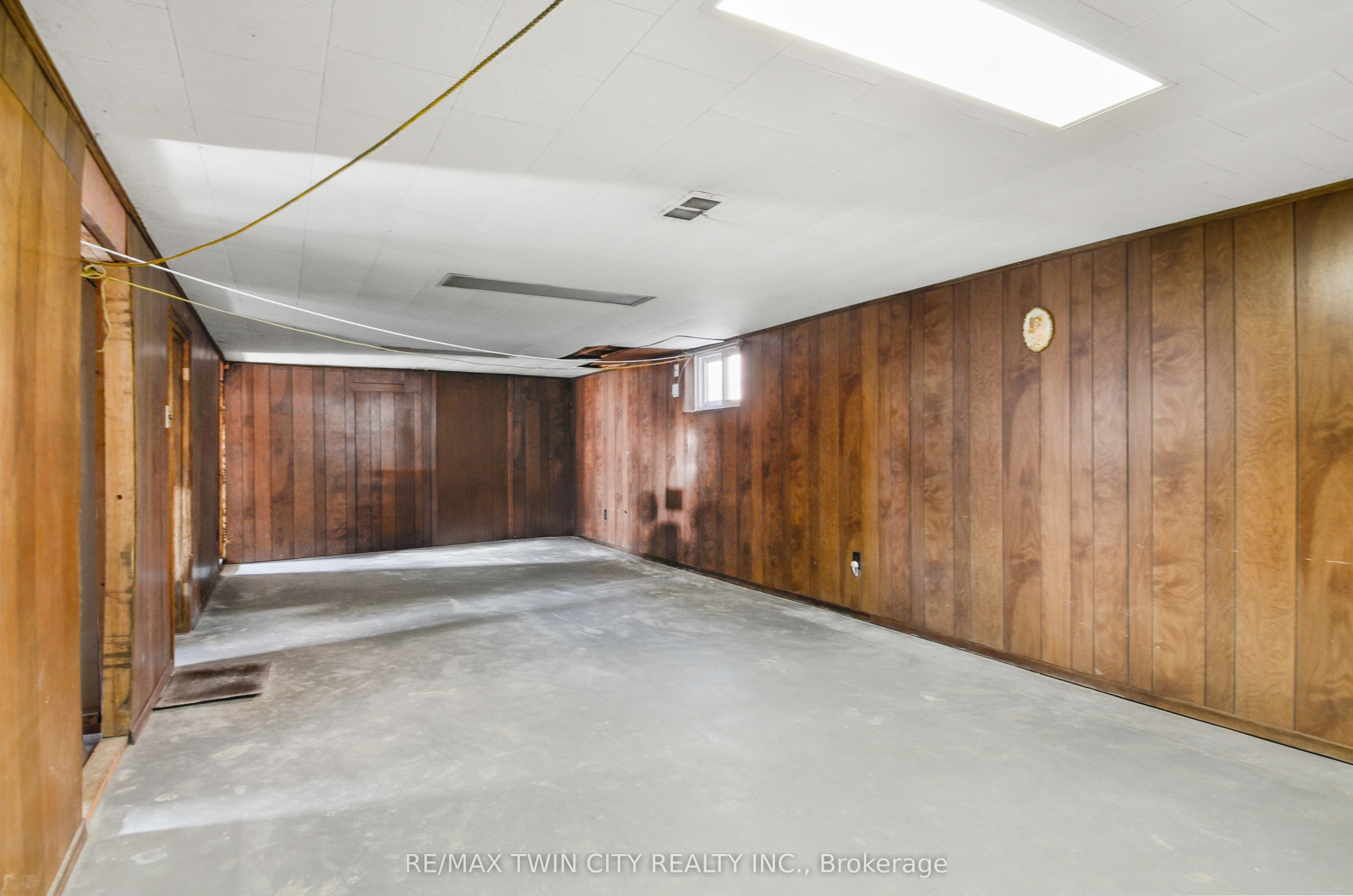 66 Walter Avenue N Property Photo 36