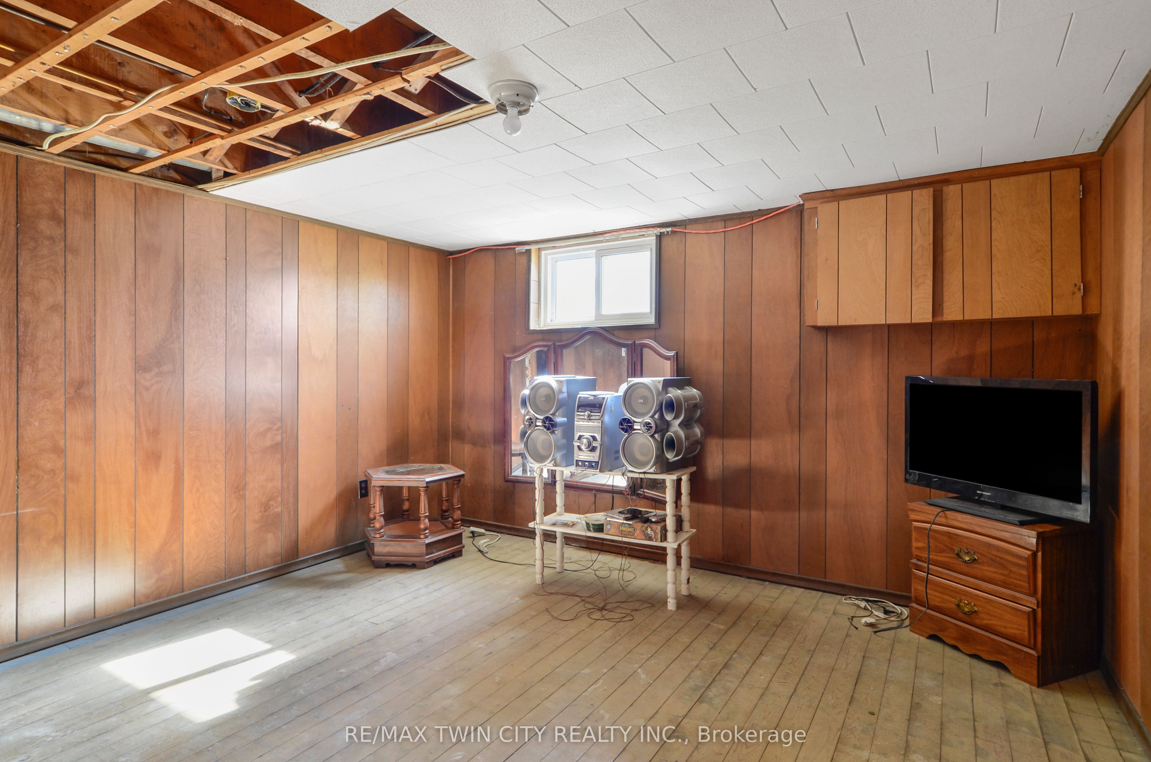 66 Walter Avenue N Property Photo 39