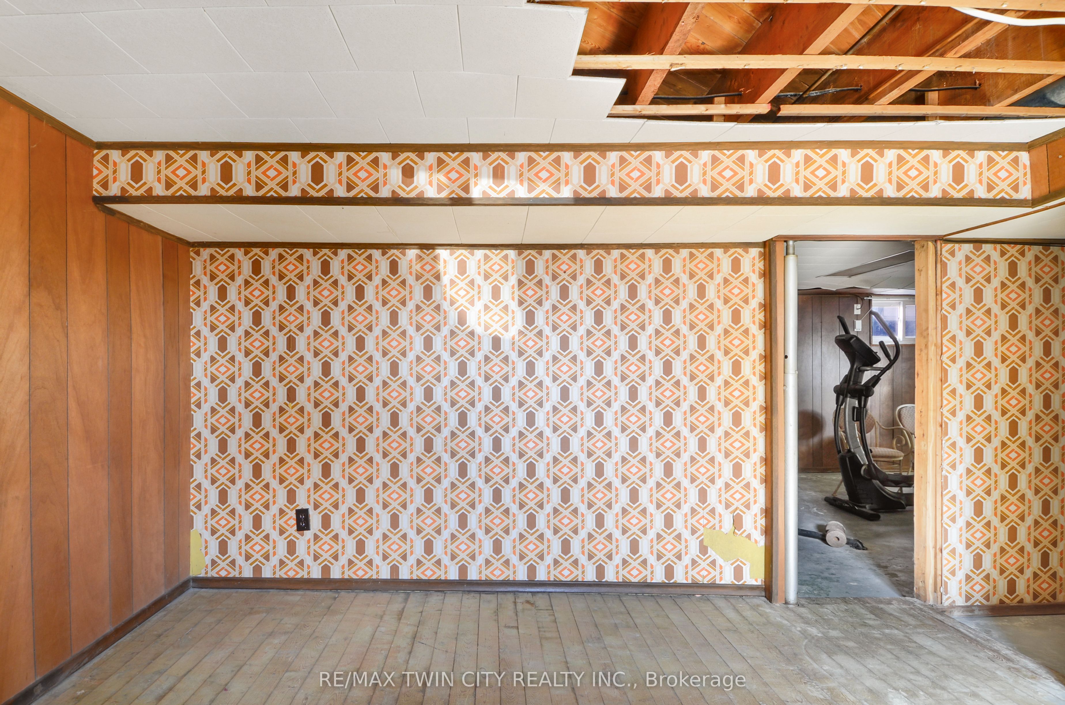 66 Walter Avenue N Property Photo 41