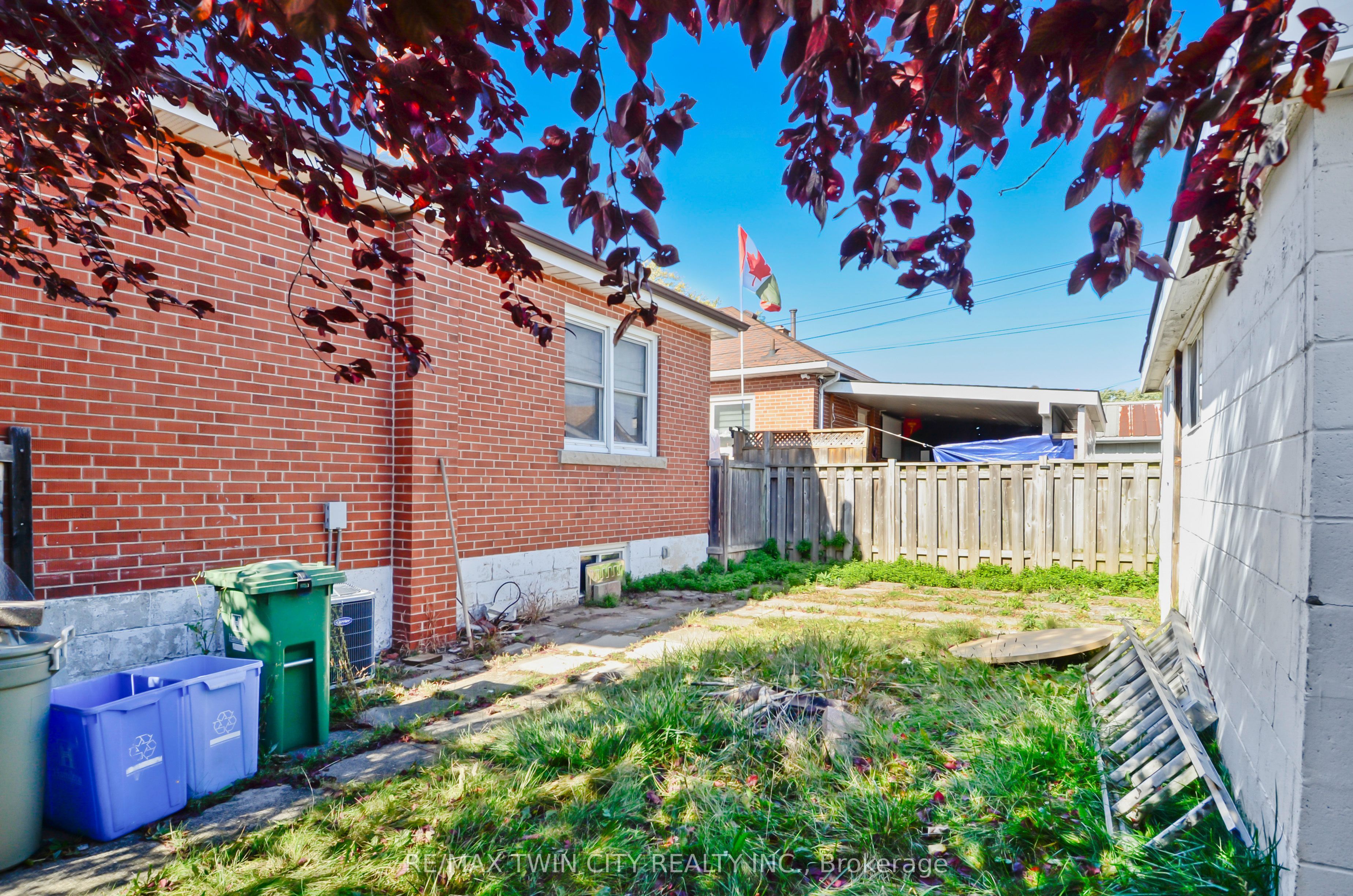 66 Walter Avenue N Property Photo 43