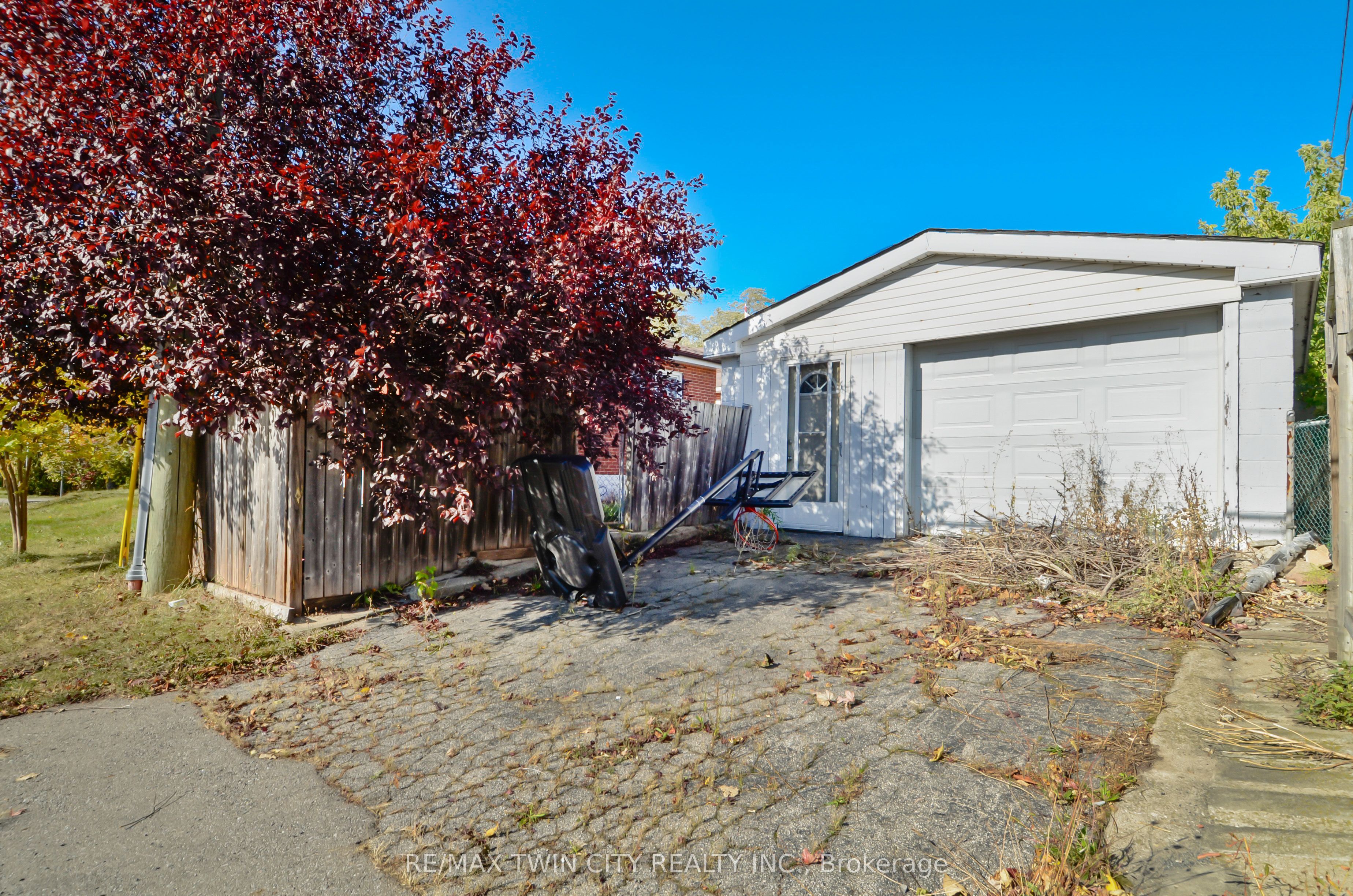66 Walter Avenue N Property Photo 45