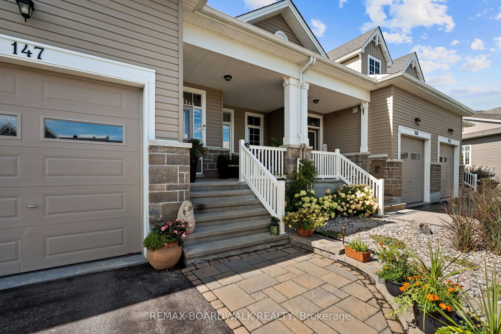 147 Oxford Street W Property Photo 2
