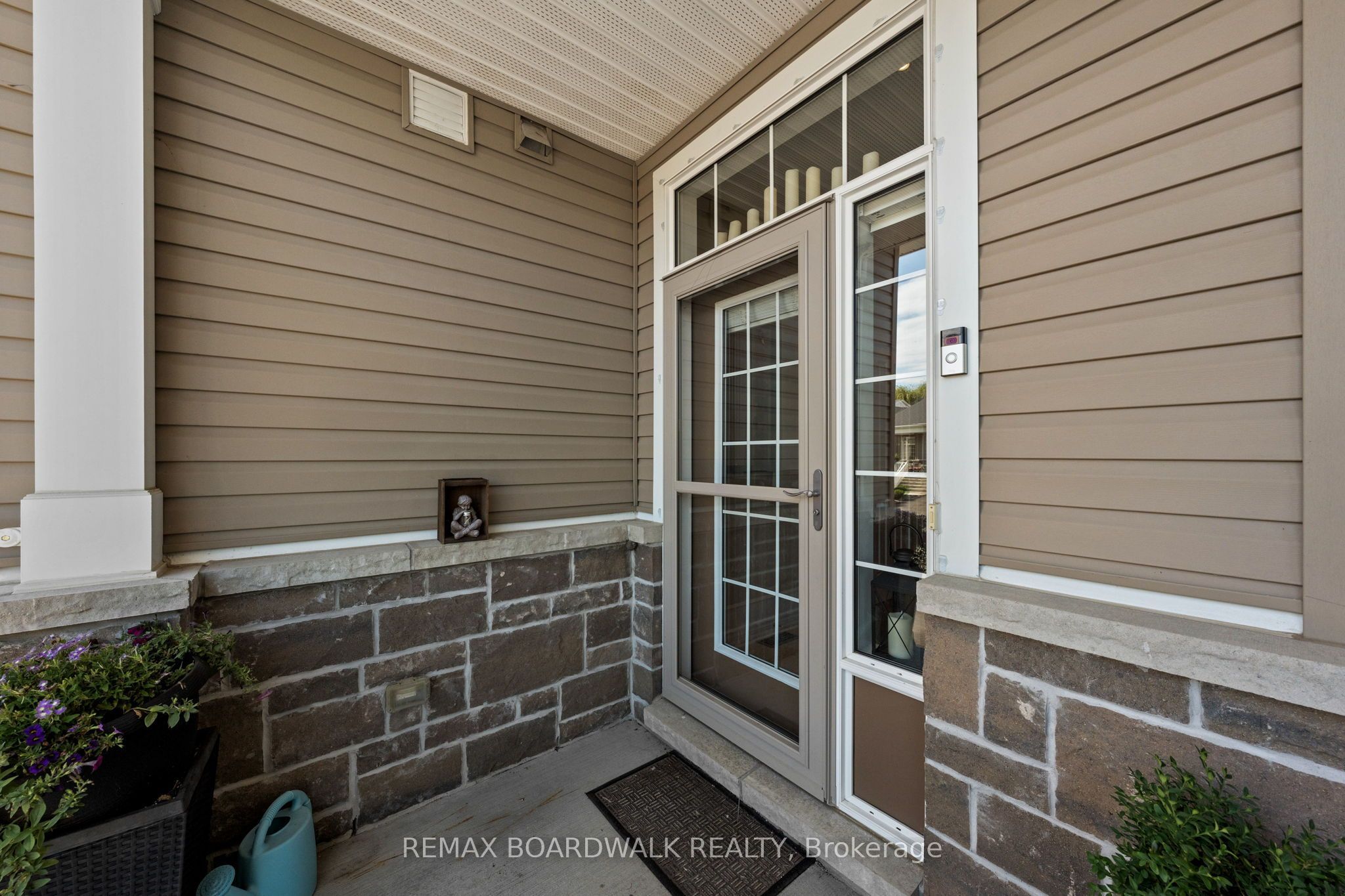 147 Oxford Street W Property Photo 4