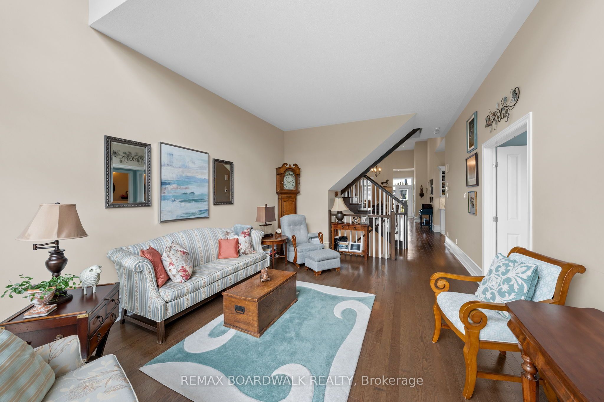 147 Oxford Street W Property Photo 7