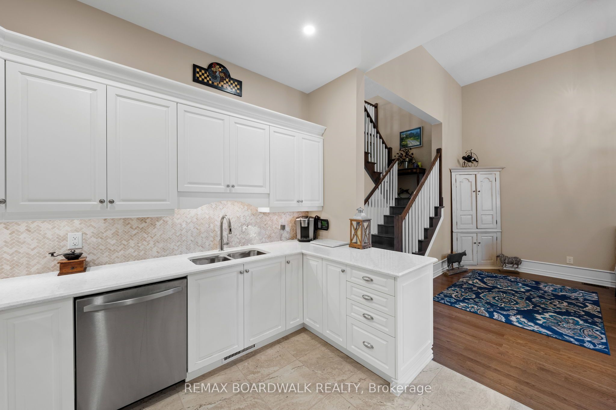 147 Oxford Street W Property Photo 12