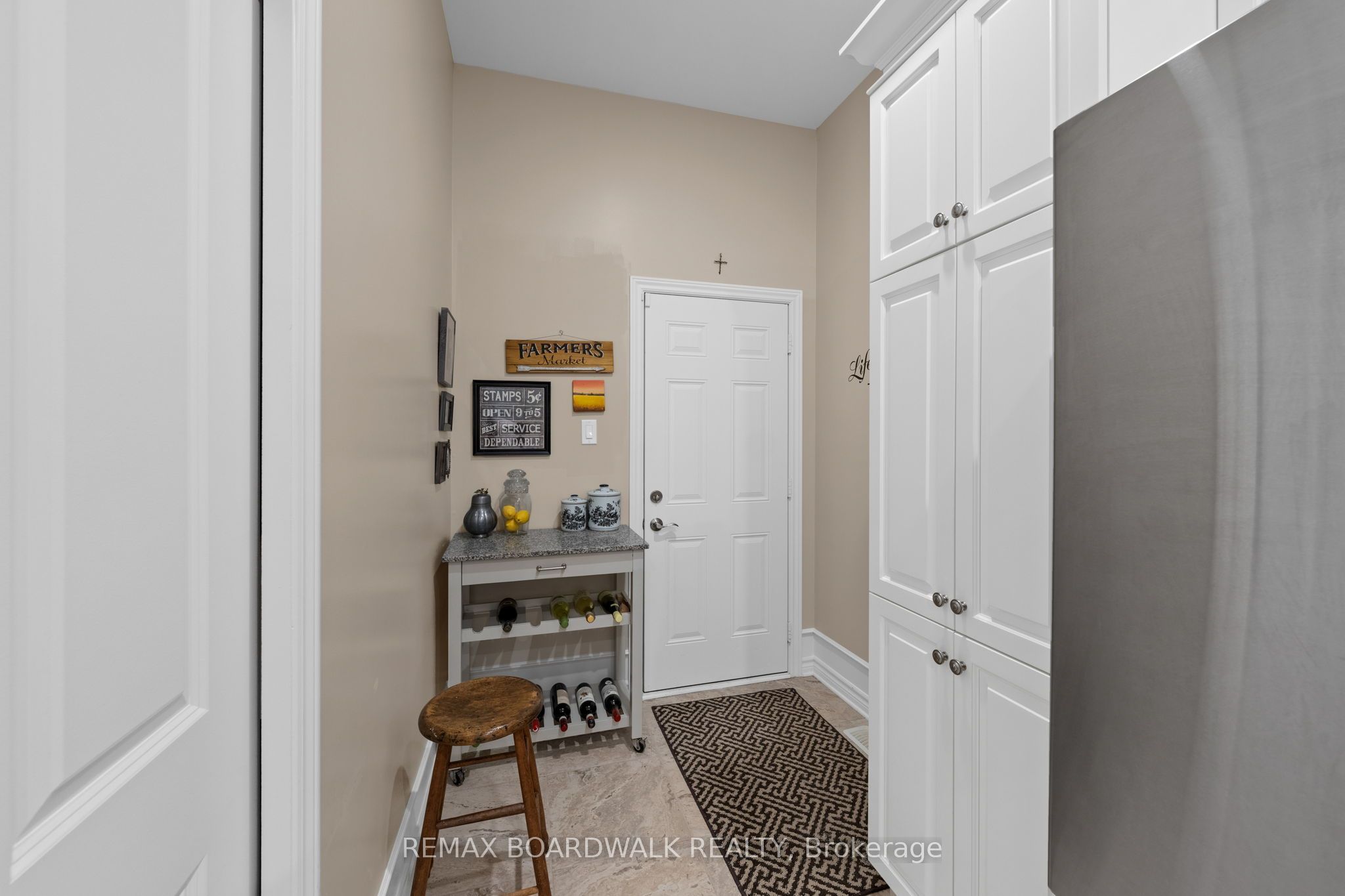 147 Oxford Street W Property Photo 14