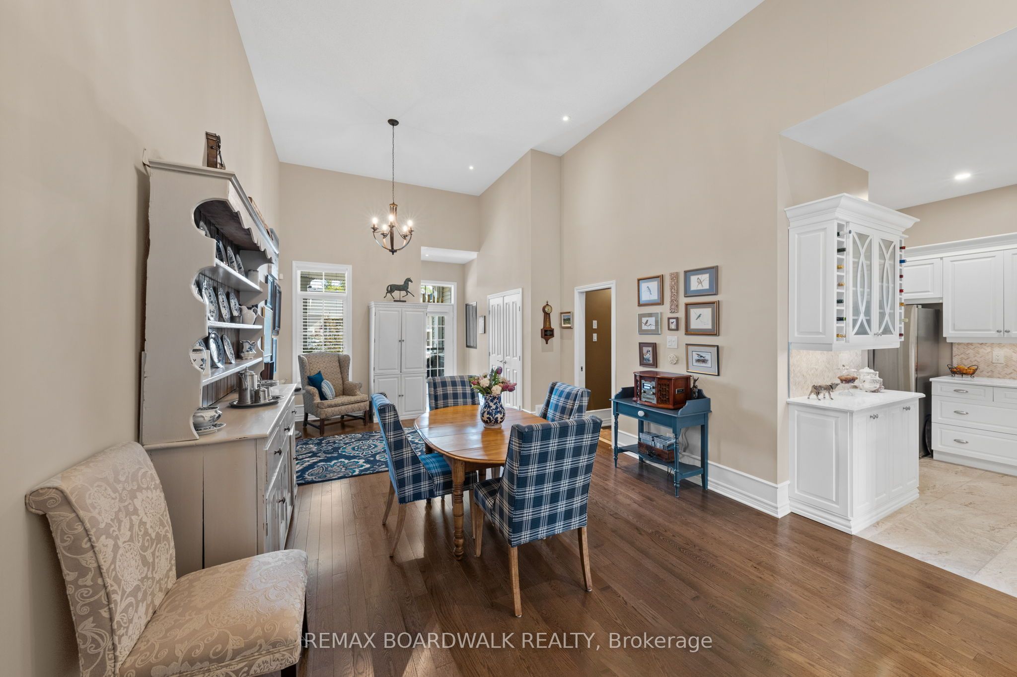 147 Oxford Street W Property Photo 17