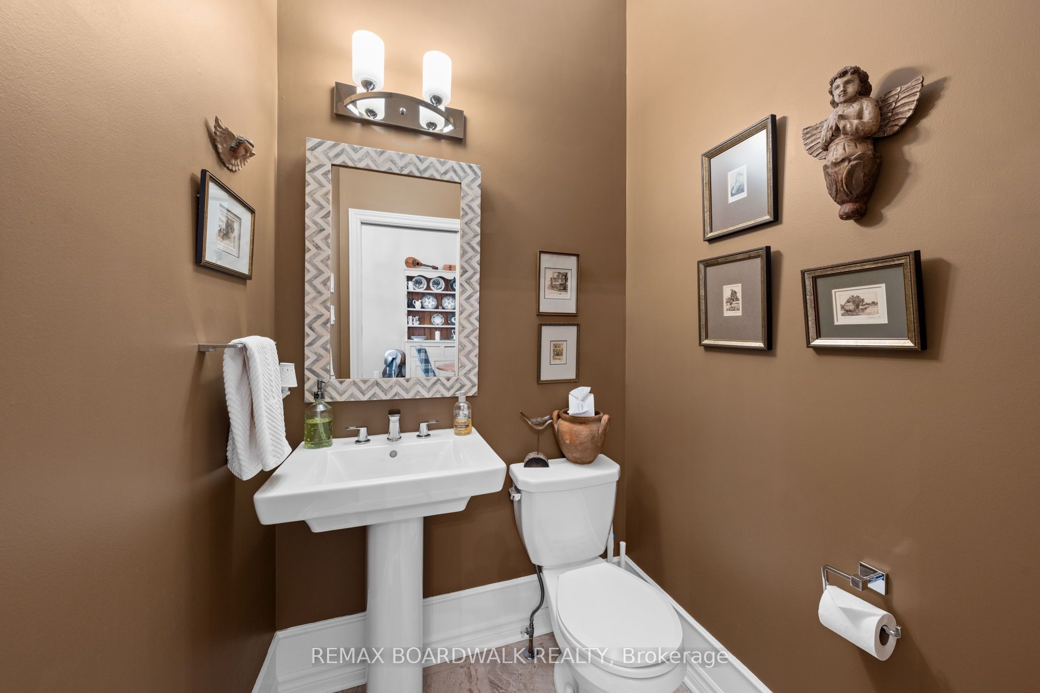 147 Oxford Street W Property Photo 18