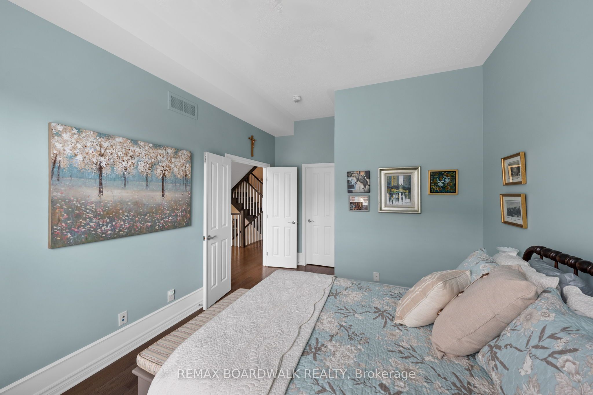 147 Oxford Street W Property Photo 21