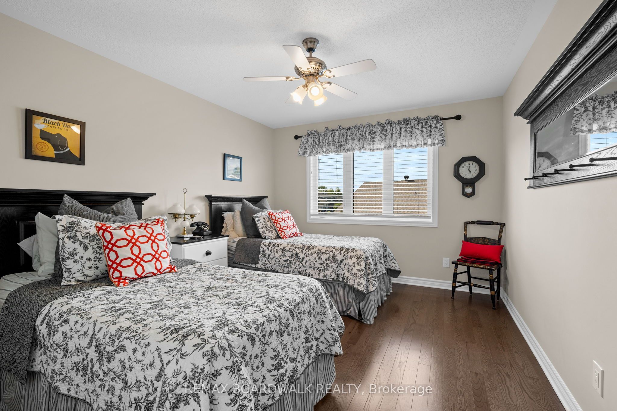 147 Oxford Street W Property Photo 28