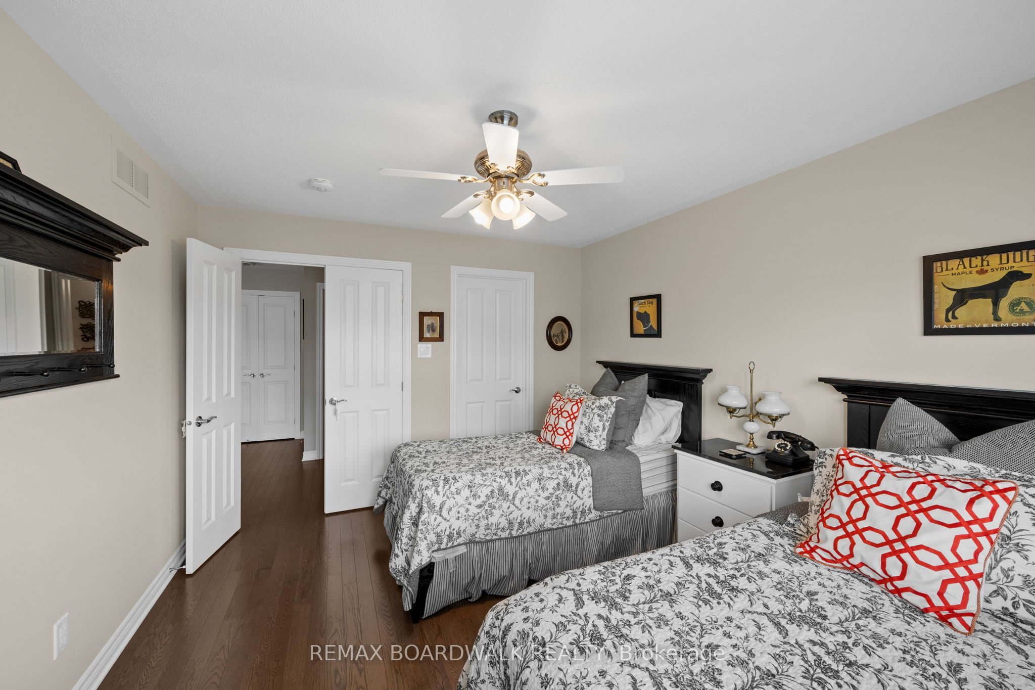 147 Oxford Street W Property Photo 29