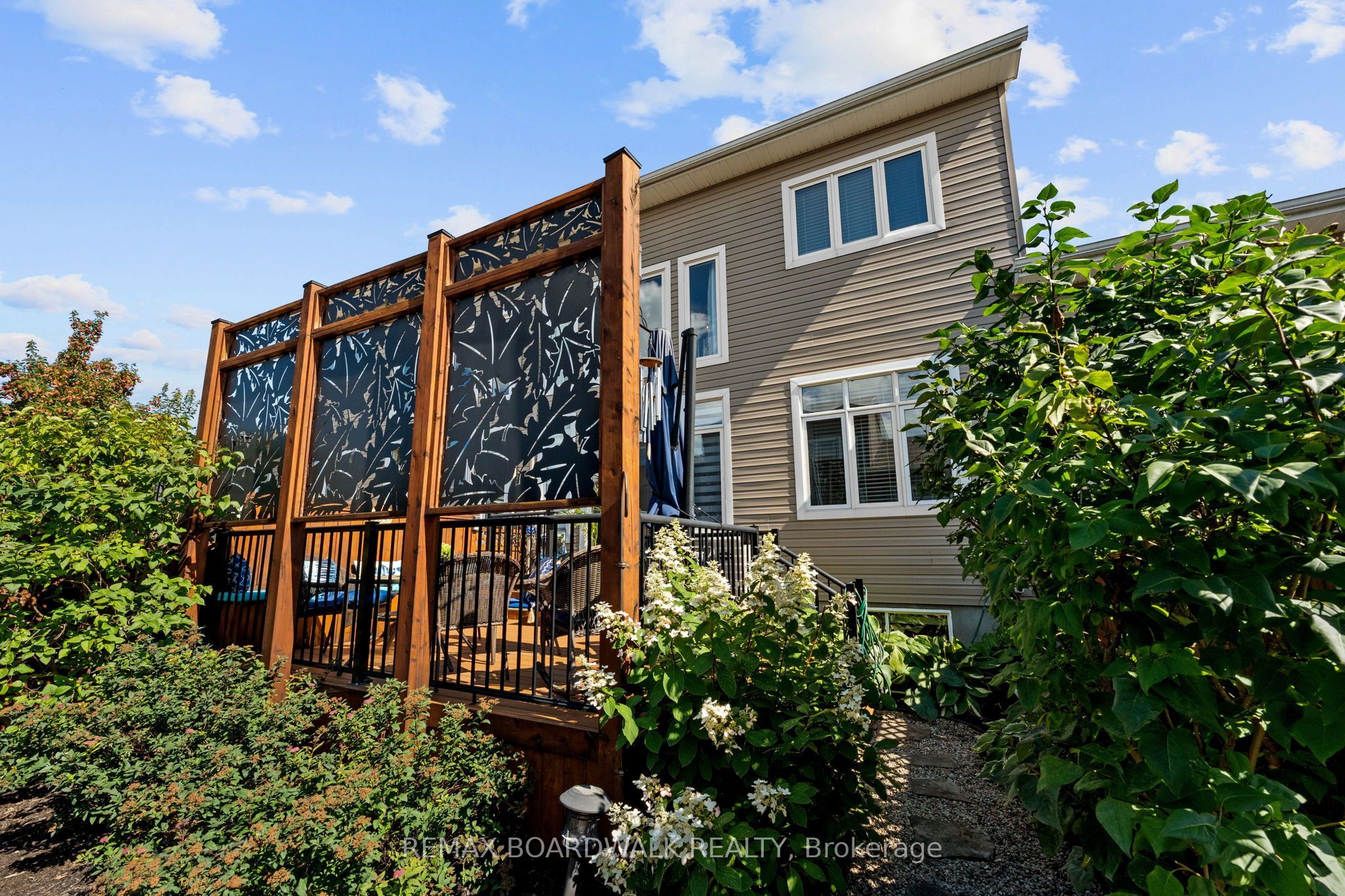 147 Oxford Street W Property Photo 40