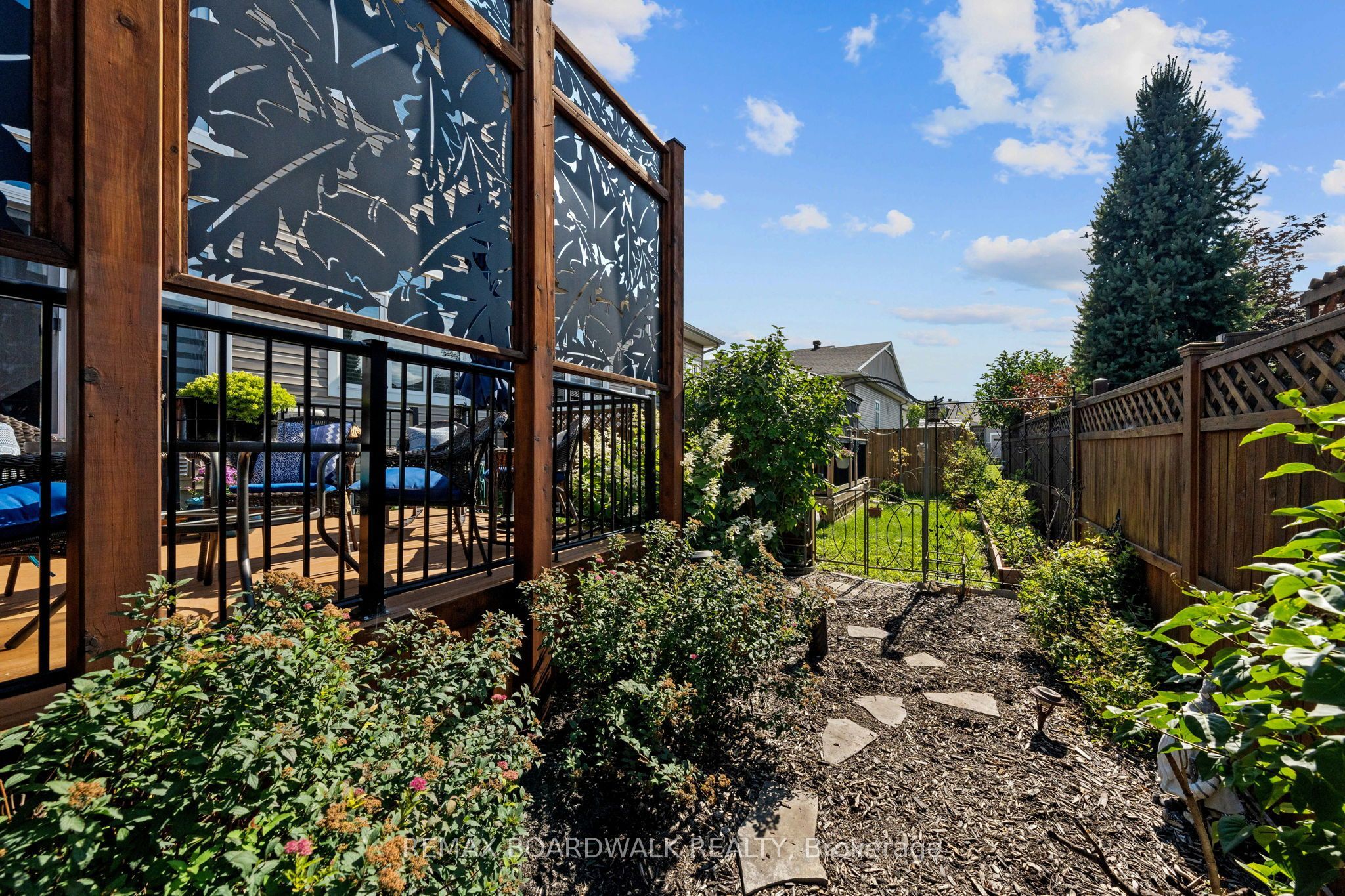 147 Oxford Street W Property Photo 43