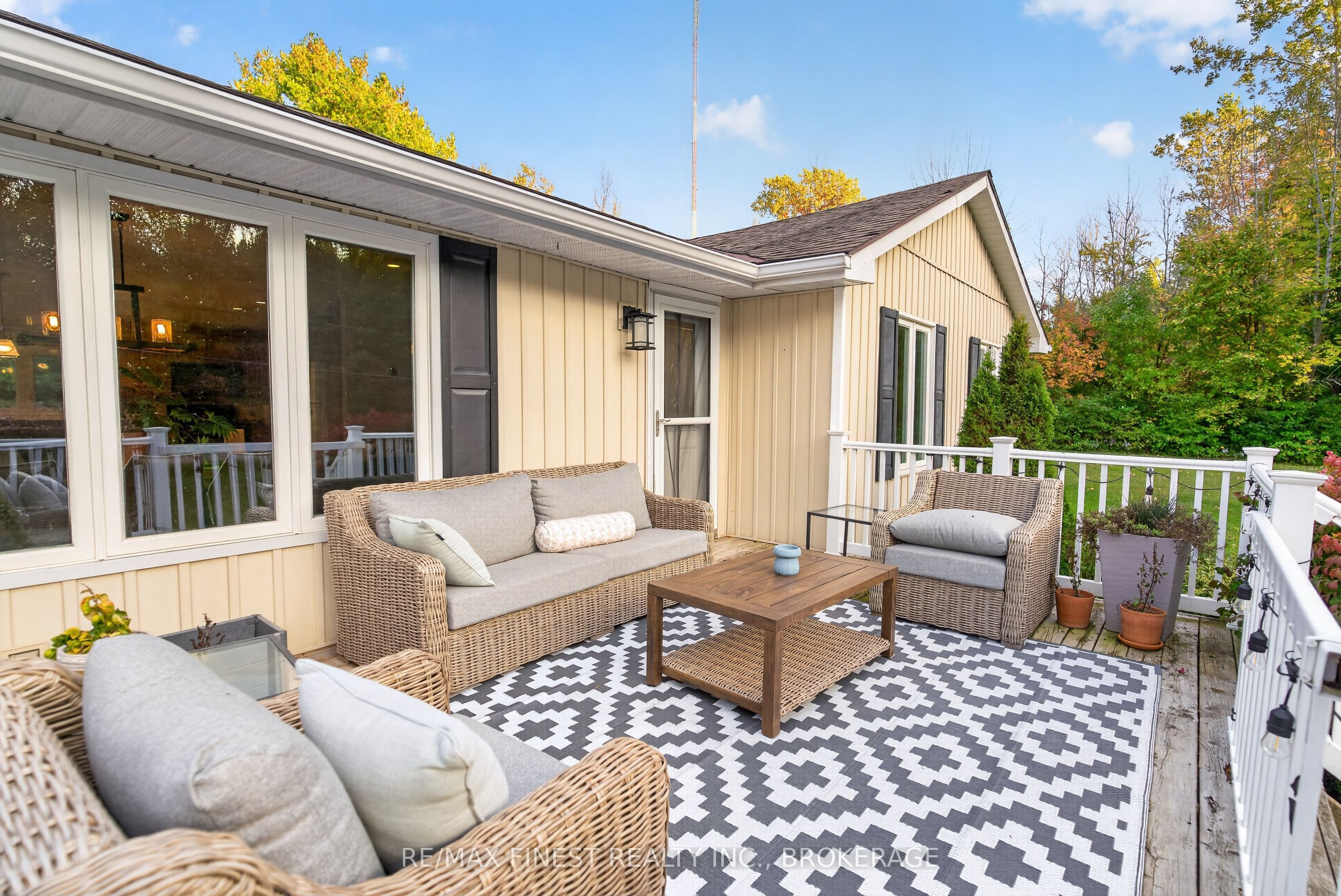 466 Mackenzie Road Property Photo 4