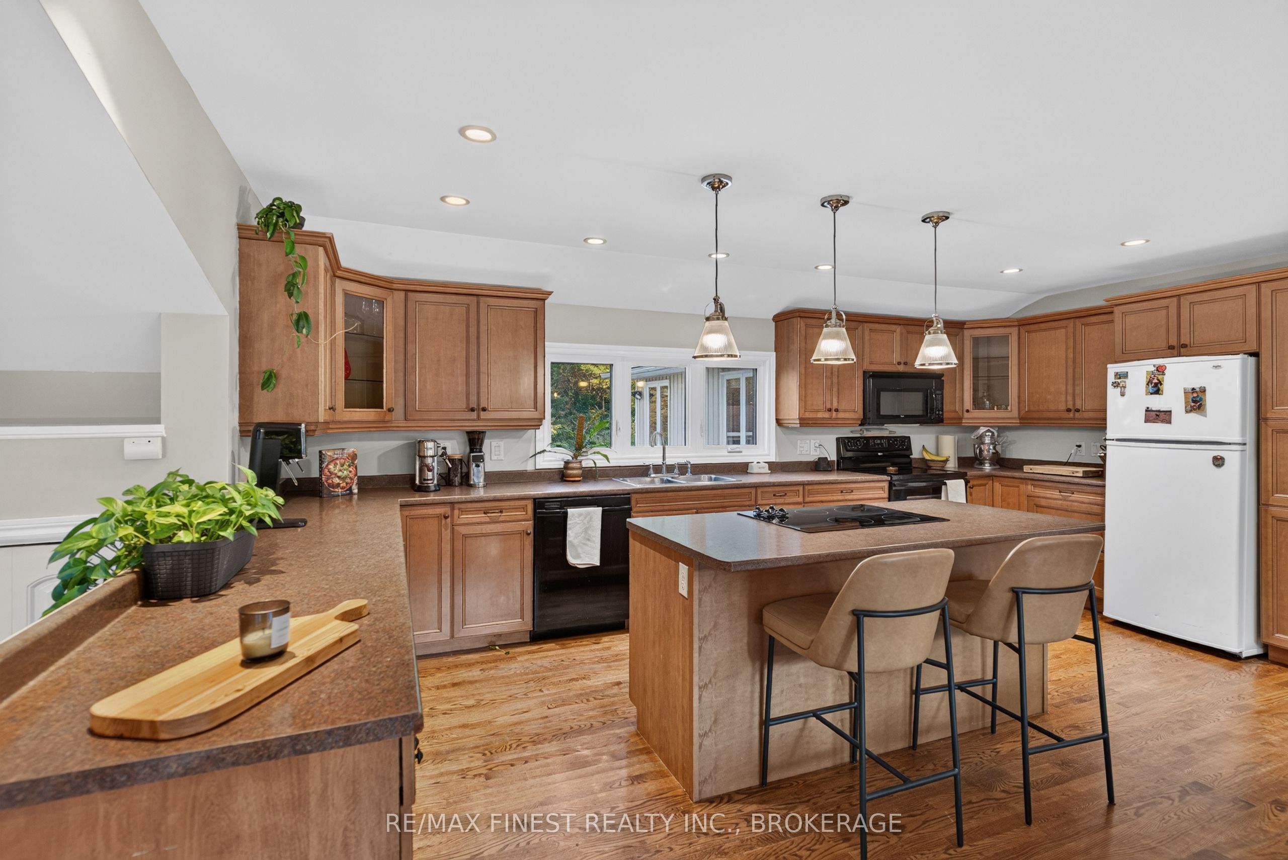 466 Mackenzie Road Property Photo 12