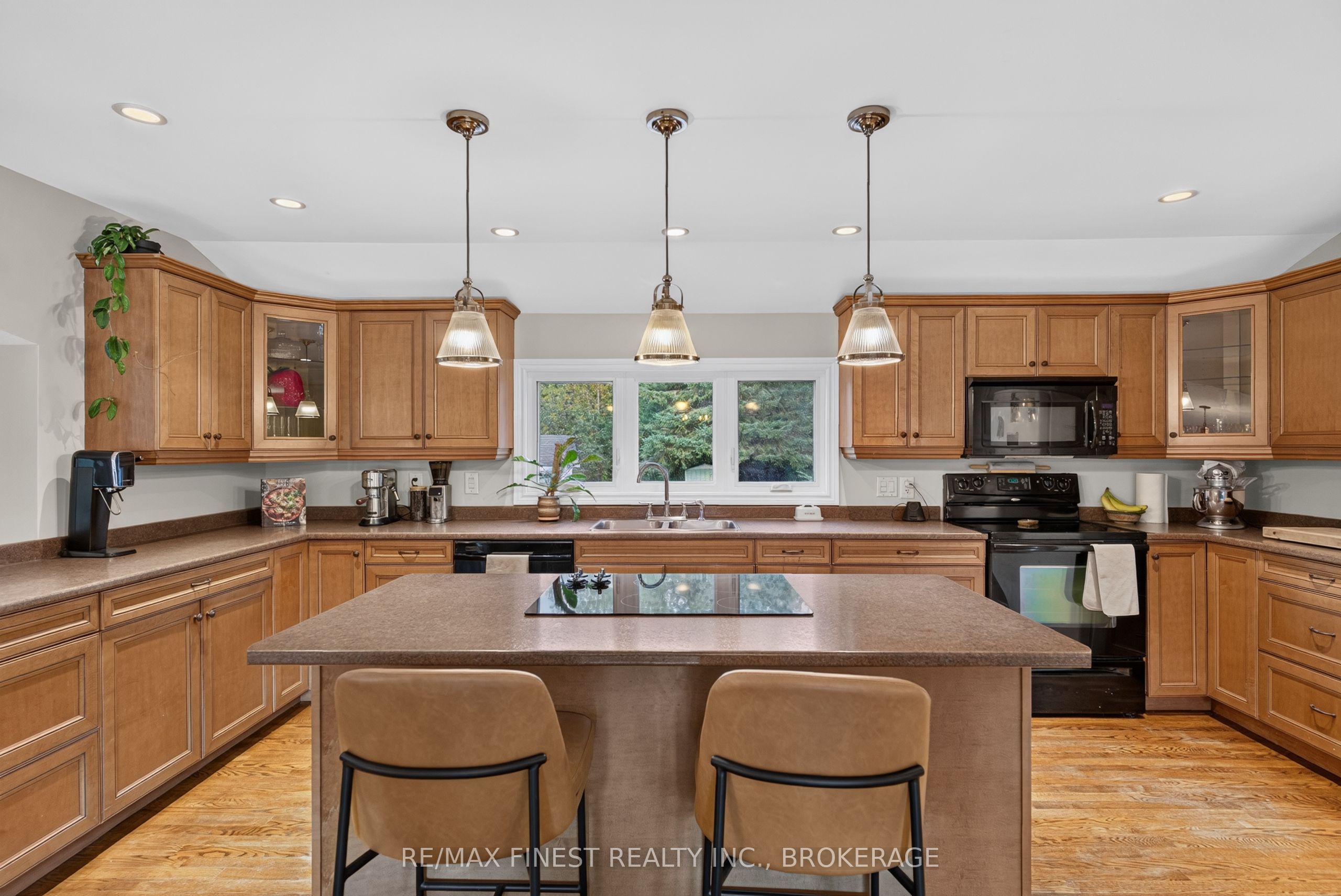 466 Mackenzie Road Property Photo 13