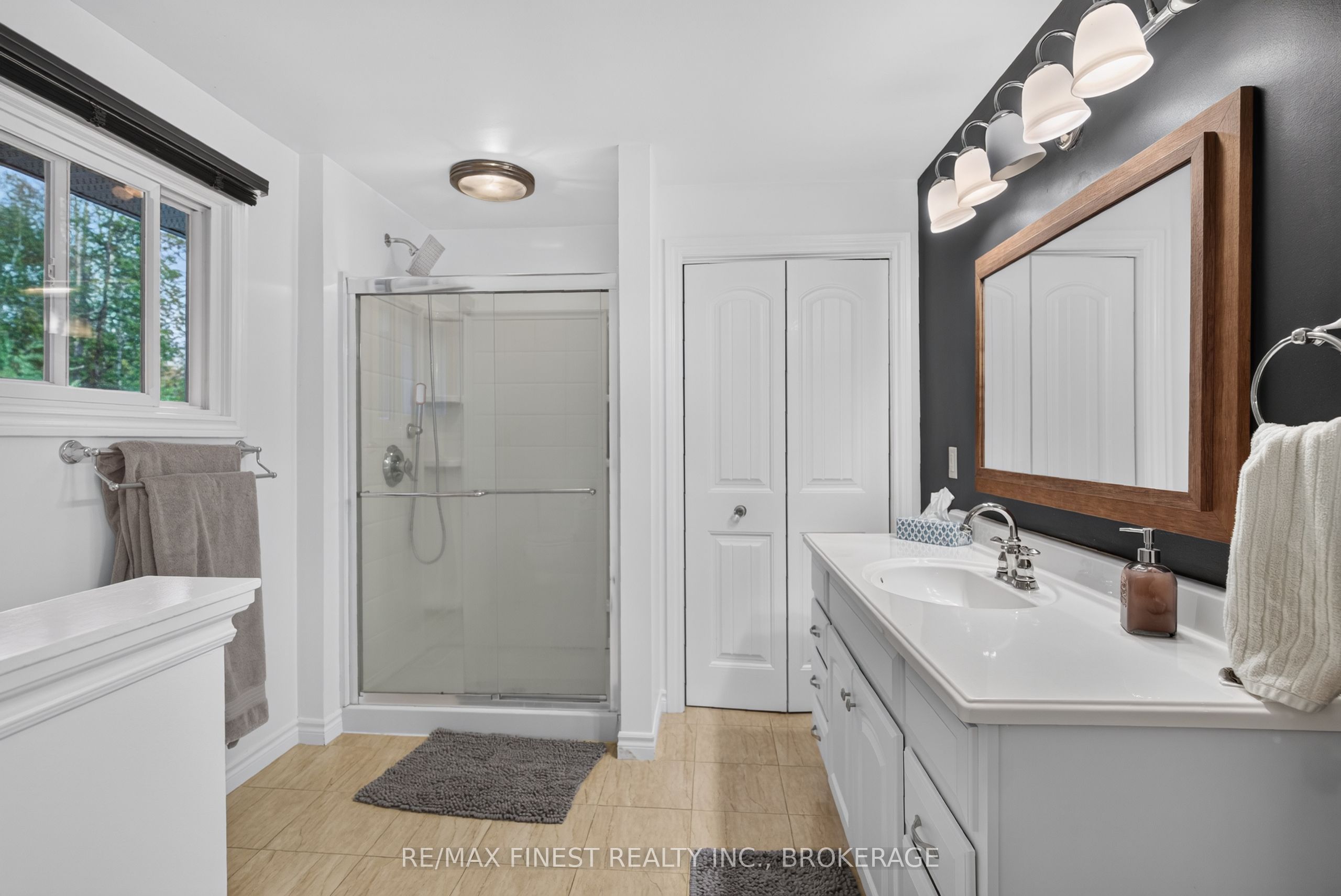466 Mackenzie Road Property Photo 24