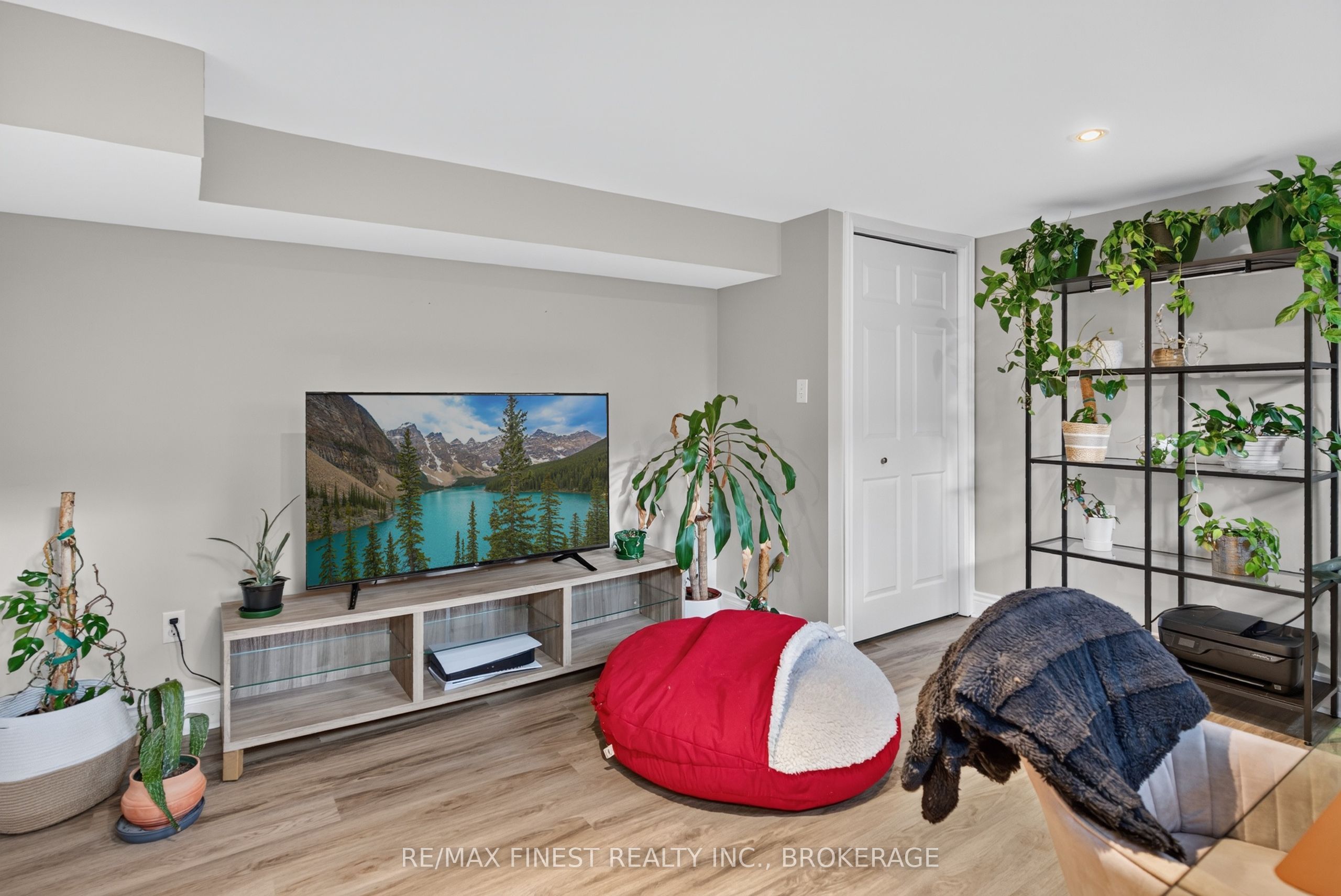 466 Mackenzie Road Property Photo 36