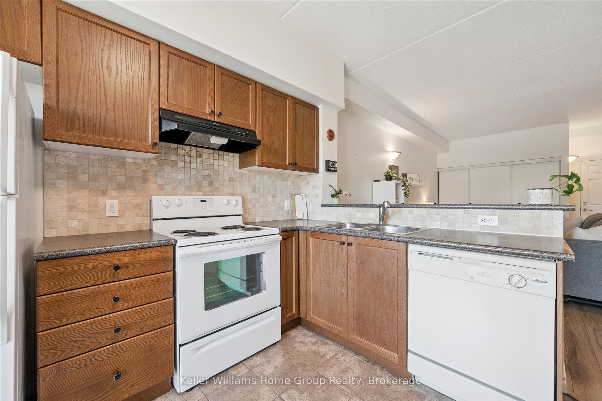 308 Watson Parkway N 114 Property Photo 12