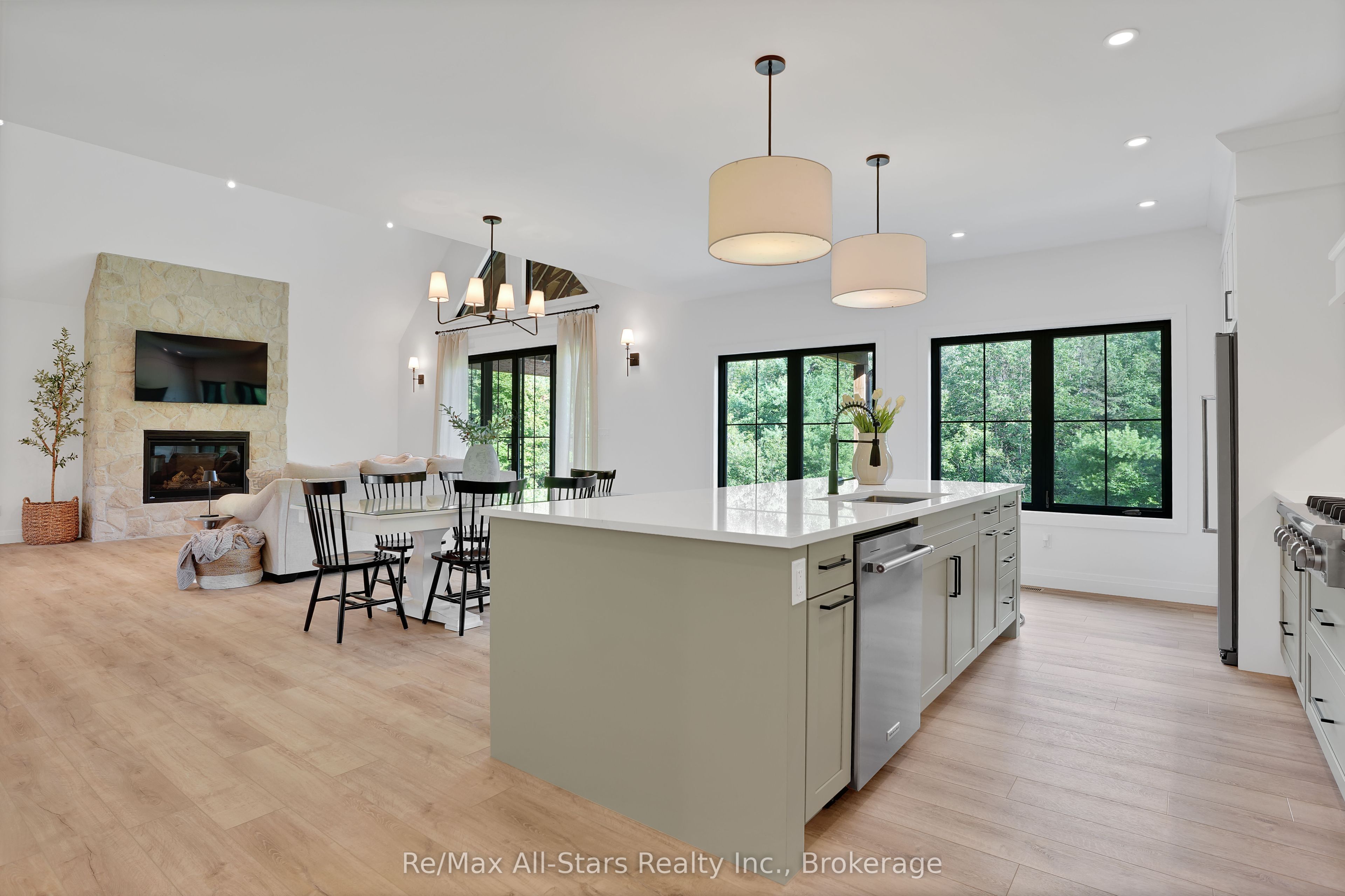 210 White Valley Road Property Photo 6