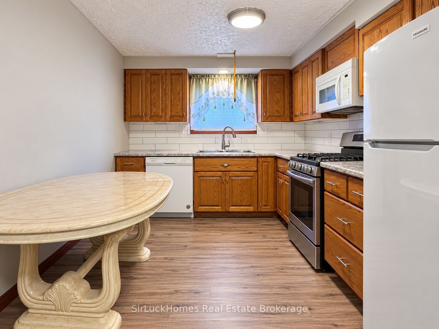306 Mckellar Street Bsmt Property Photo 8