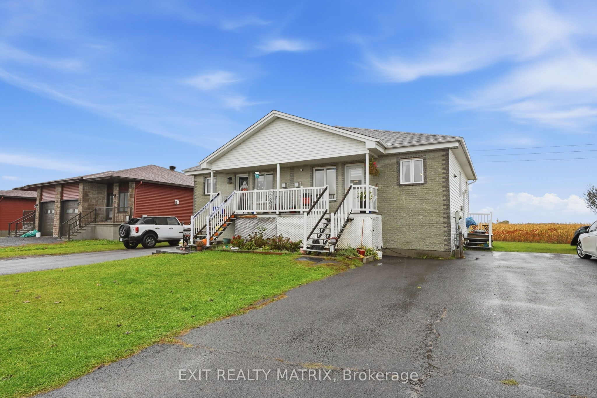 1021 Jacynthe Street Property Photo 2