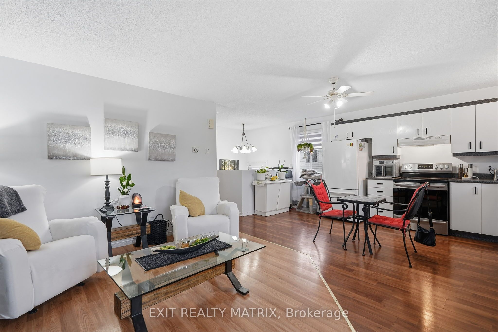 1021 Jacynthe Street Property Photo 7