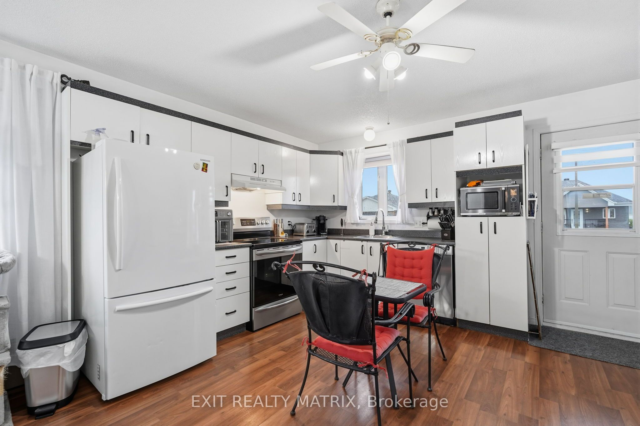 1021 Jacynthe Street Property Photo 8