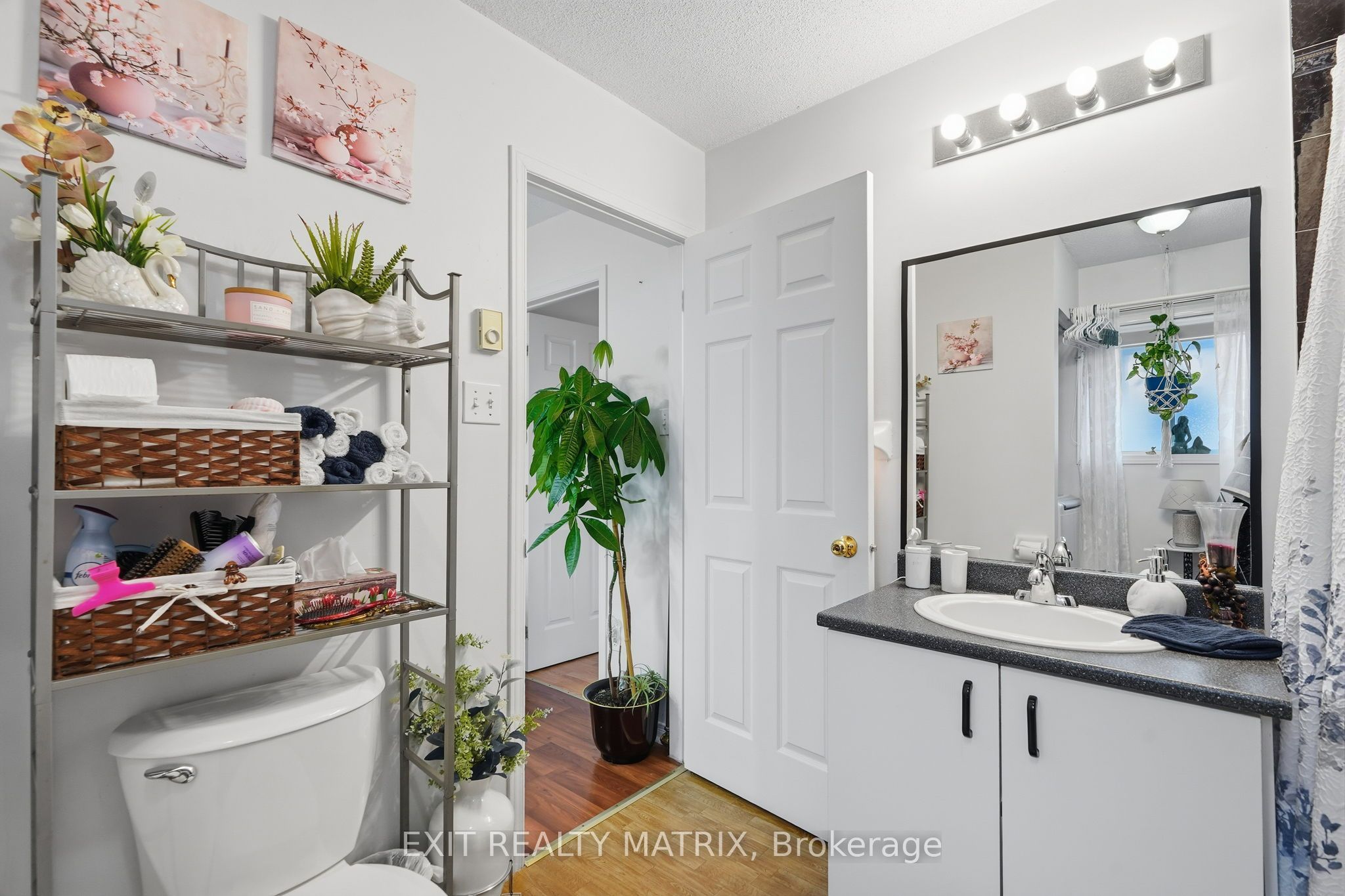 1021 Jacynthe Street Property Photo 14