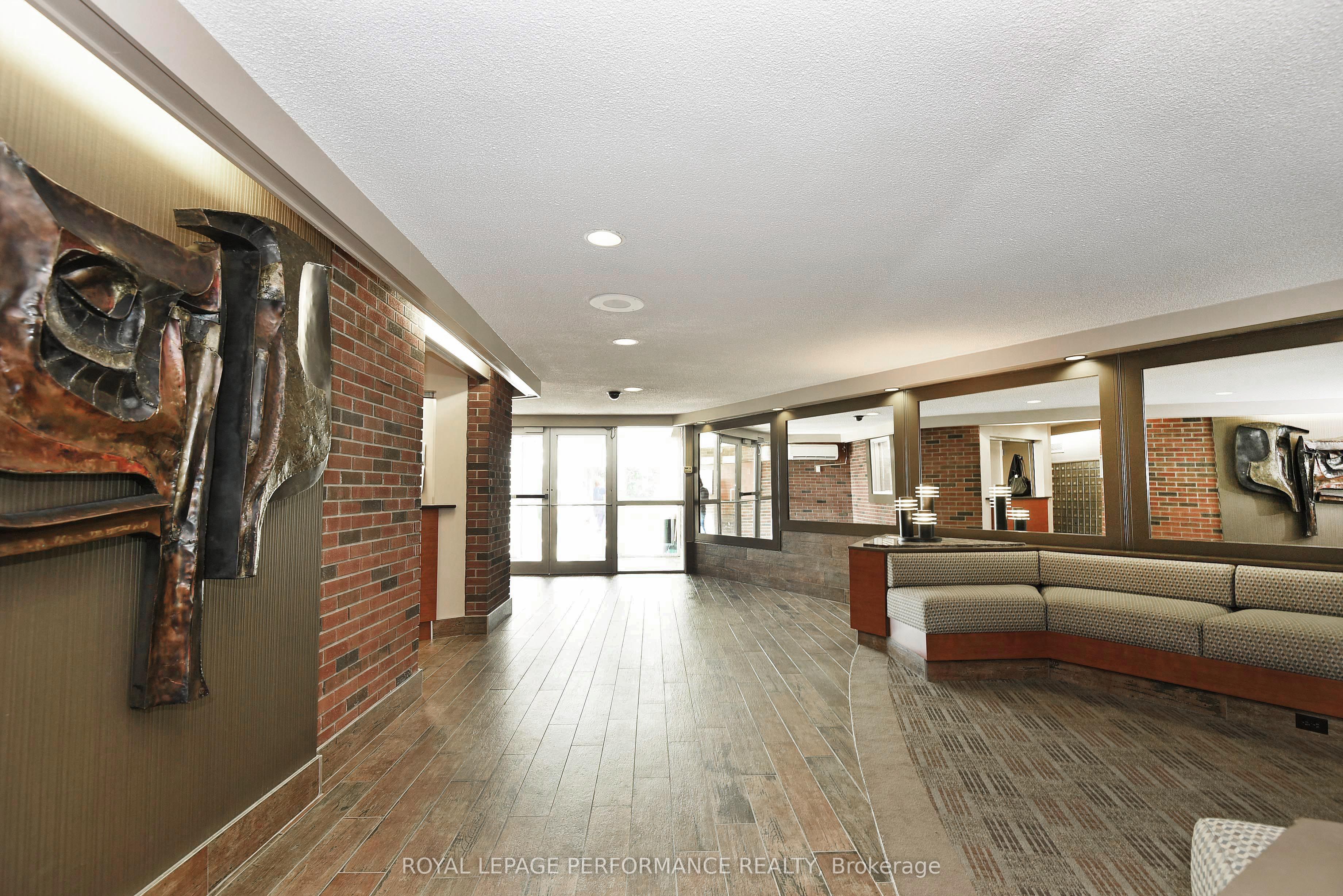 20 Chesterton Drive 805 Property Photo 3