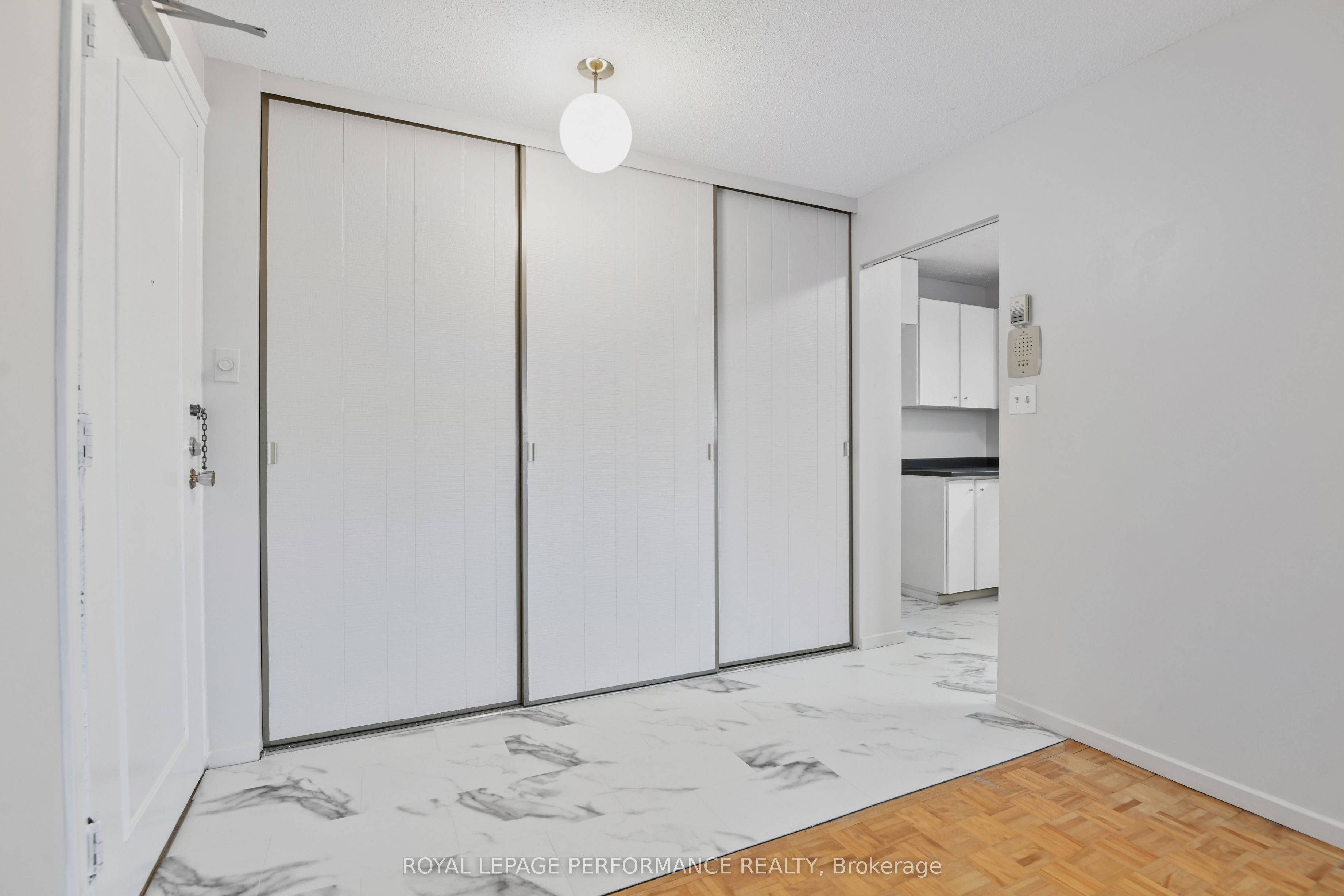 20 Chesterton Drive 805 Property Photo 7