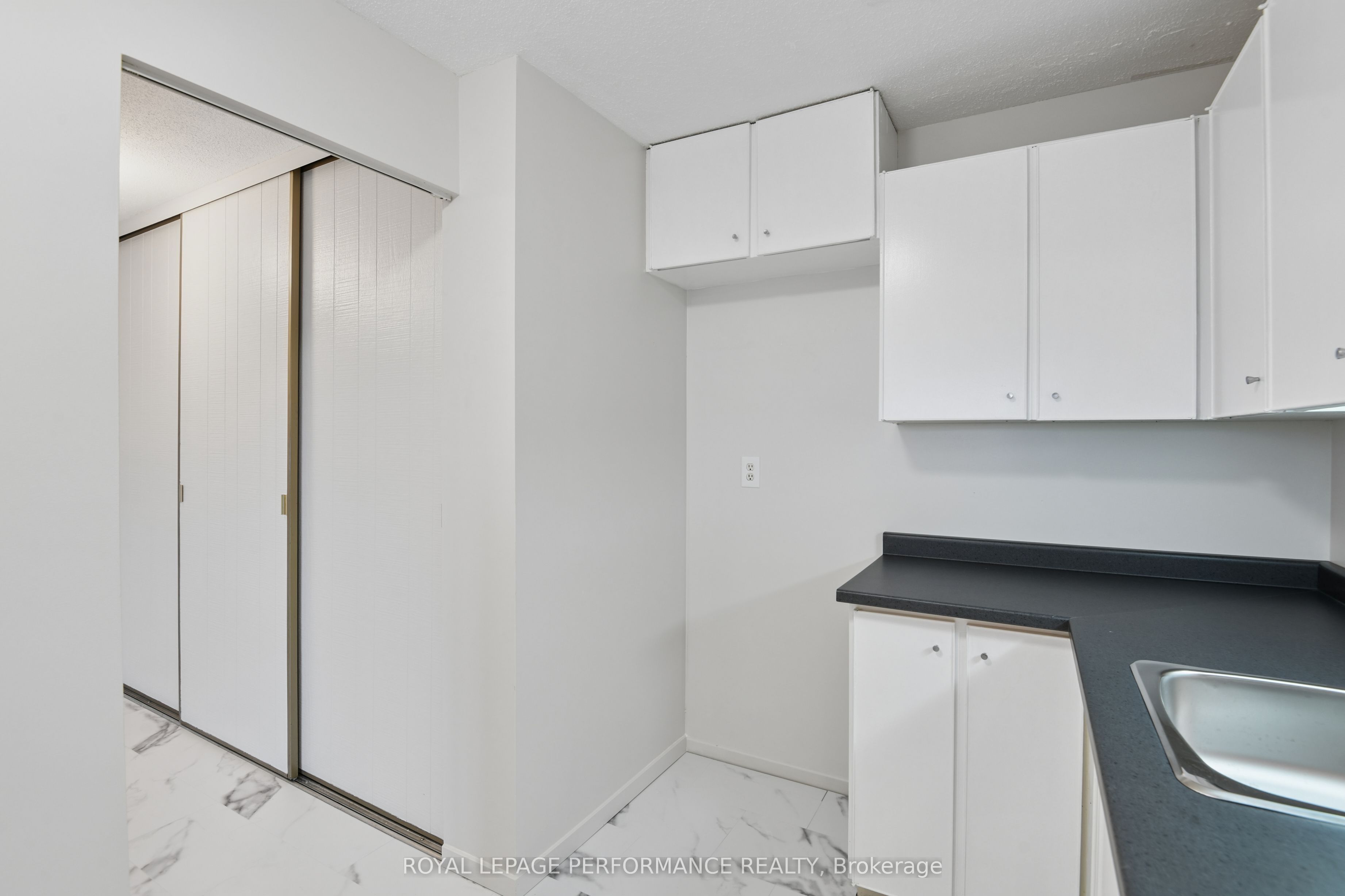 20 Chesterton Drive 805 Property Photo 16