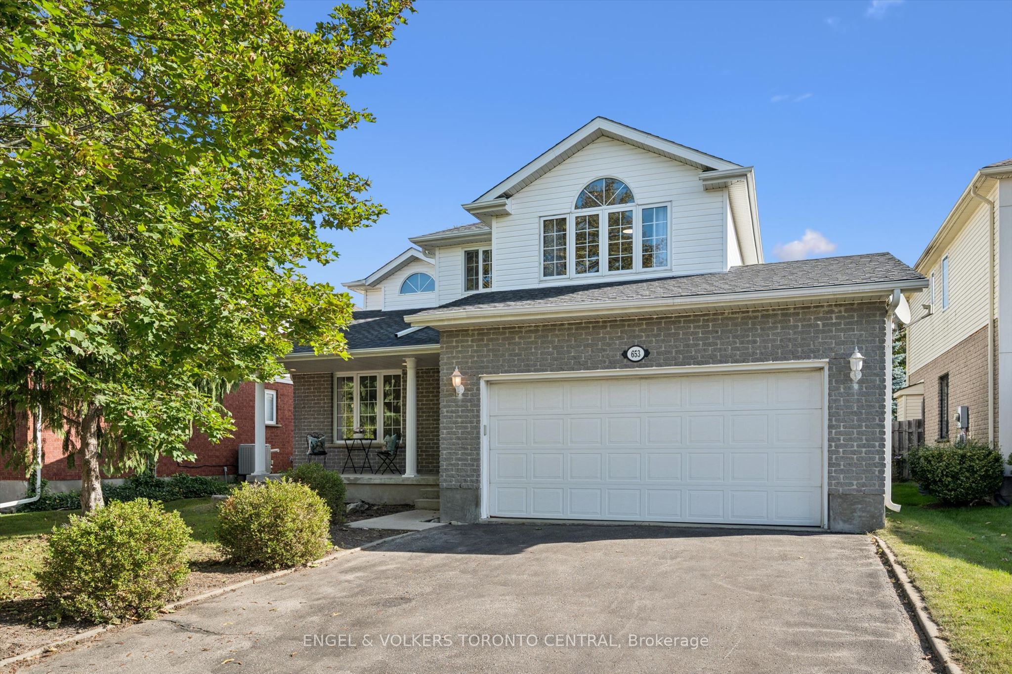 653 ROCK POINT Crescent