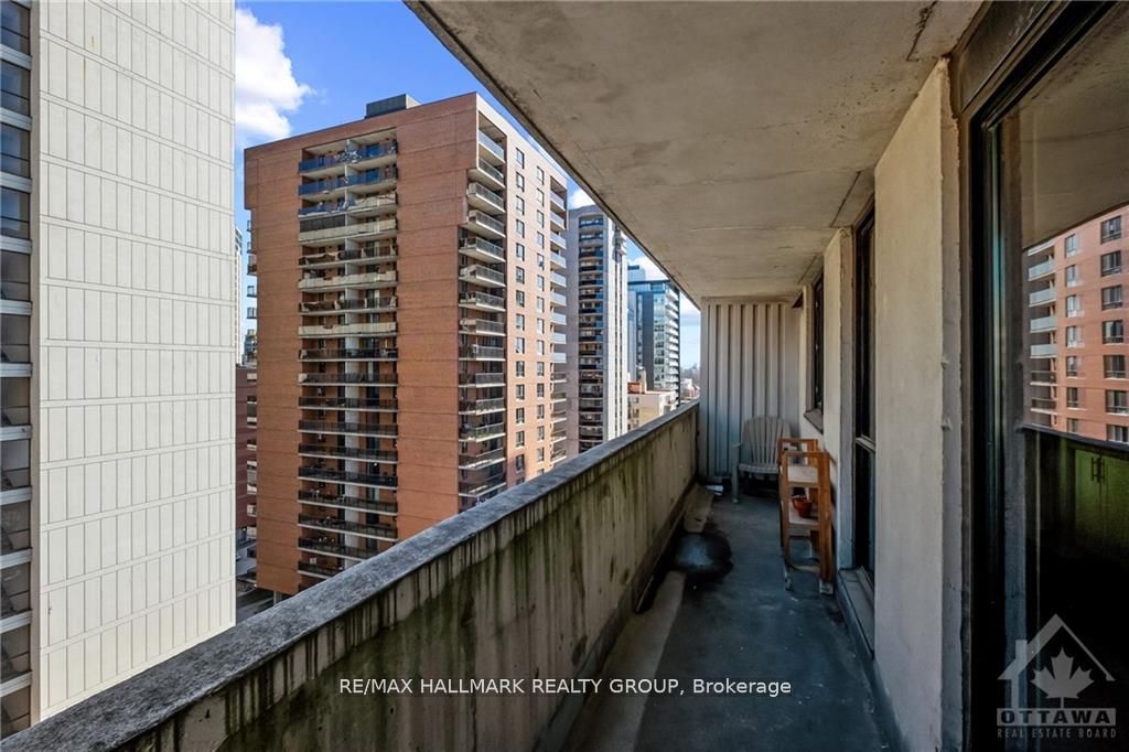200 Bay Street 1102 Property Photo 16