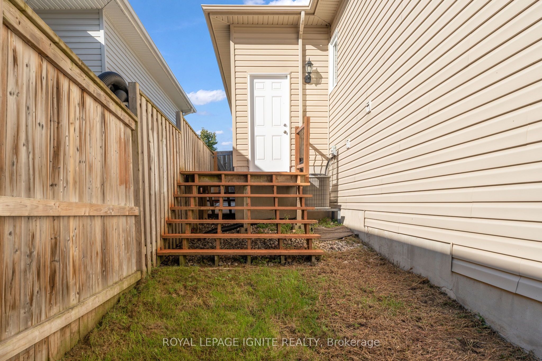 1234 Mazzolin Crescent Property Photo 26