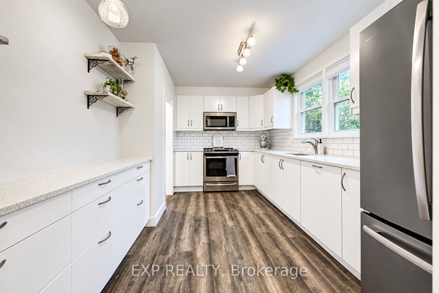 36 Crestwood Avenue Property Photo 6