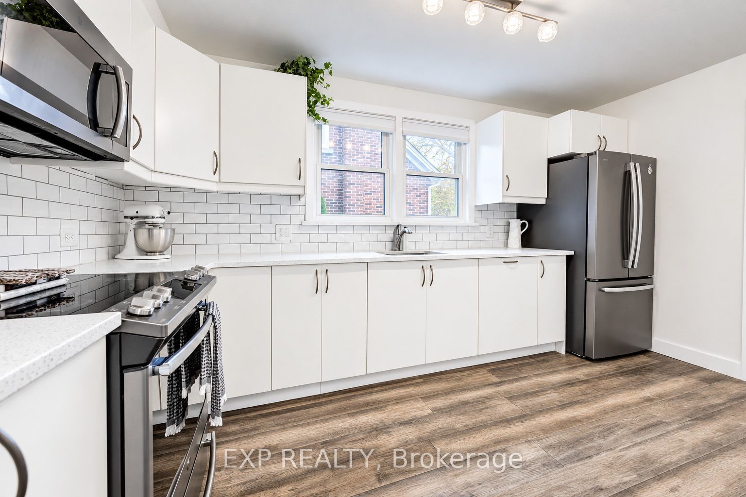 36 Crestwood Avenue Property Photo 8