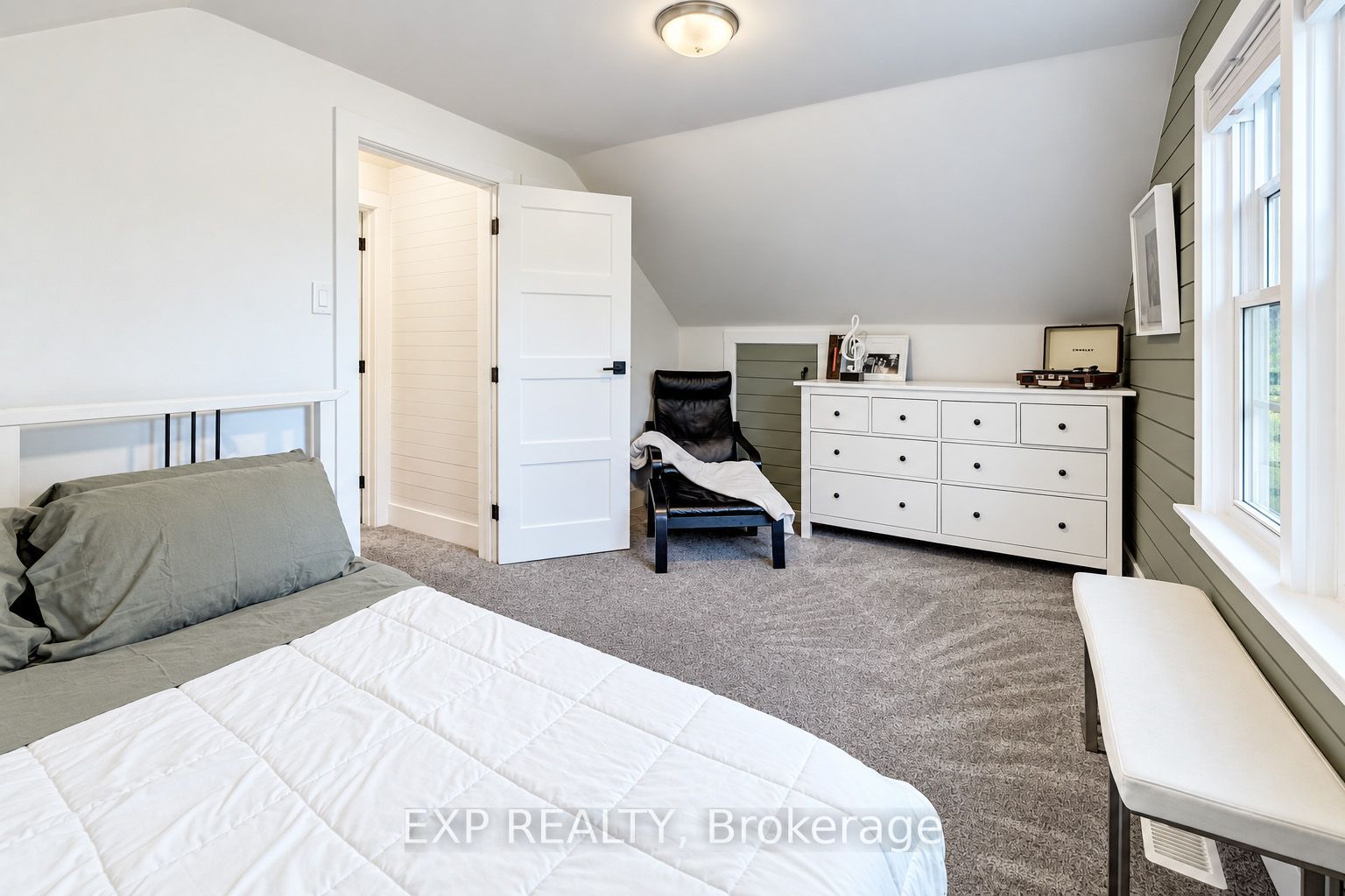36 Crestwood Avenue Property Photo 18