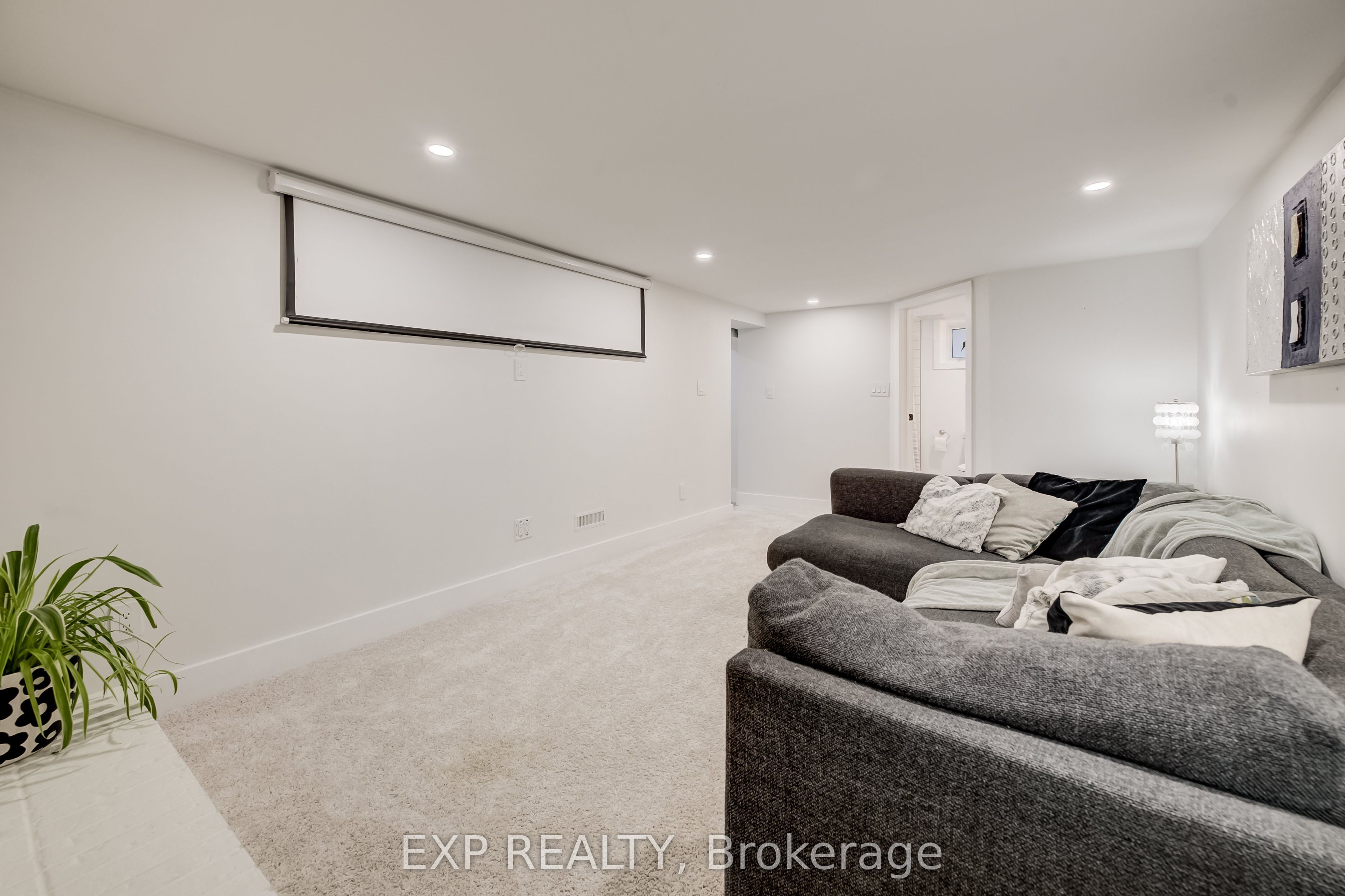 36 Crestwood Avenue Property Photo 24