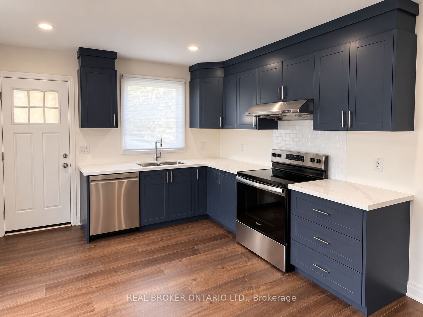 15 Keele Street Unit B Property Photo 3