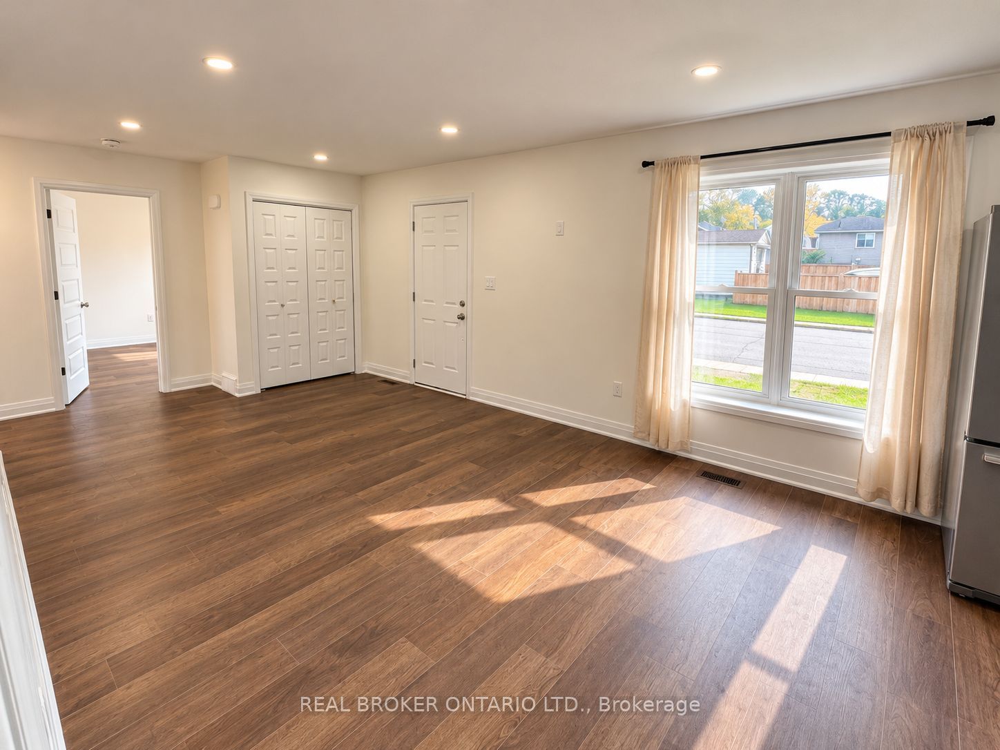 15 Keele Street Unit B Property Photo 5