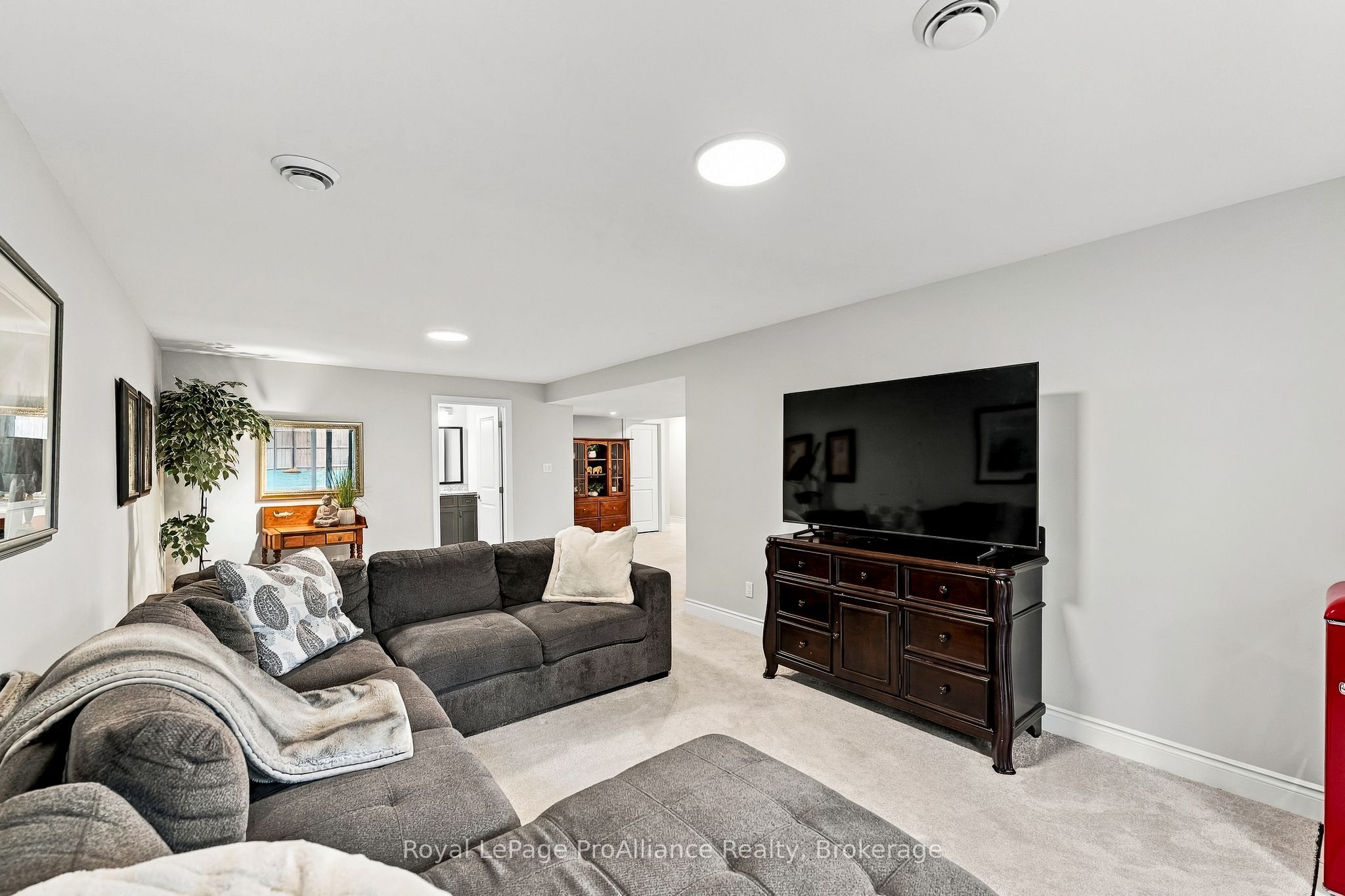 17 Clayton John Avenue Property Photo 34