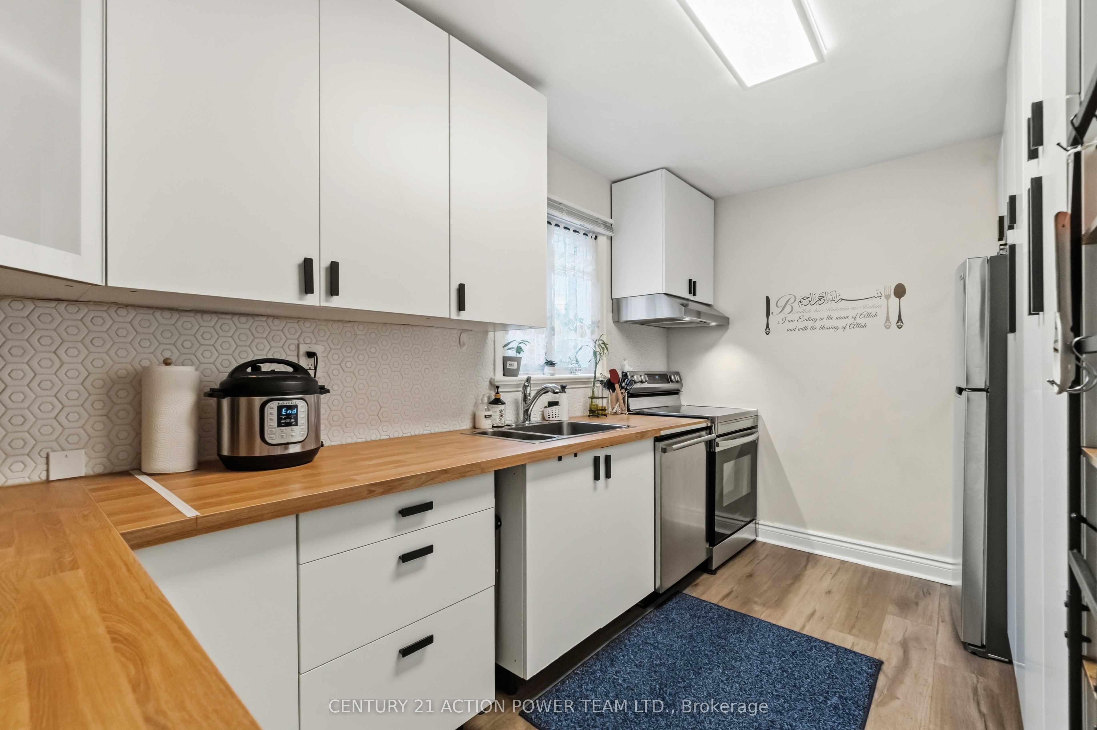 660 St Laurent Boulevard Property Photo 8