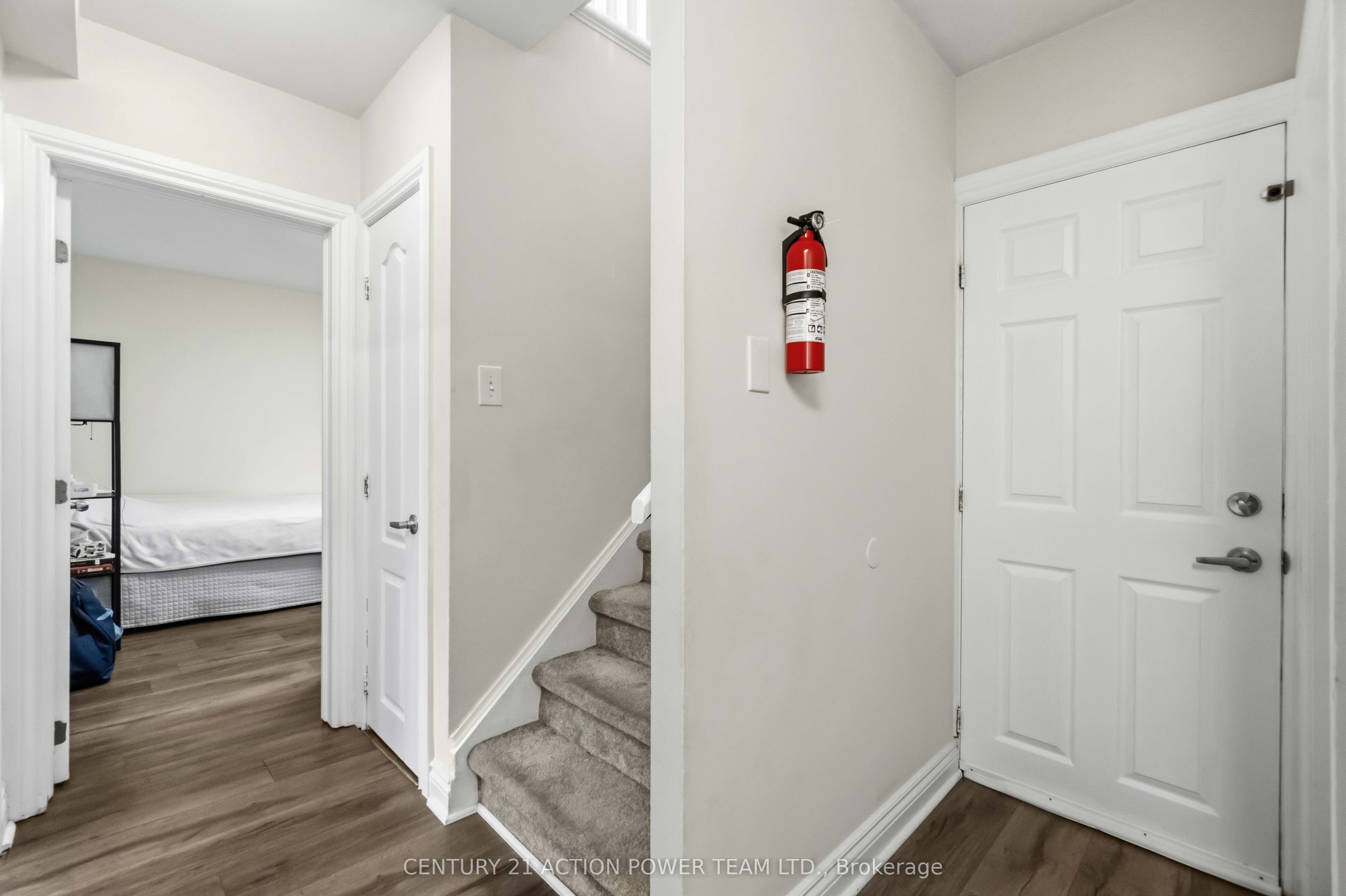 660 St Laurent Boulevard Property Photo 11