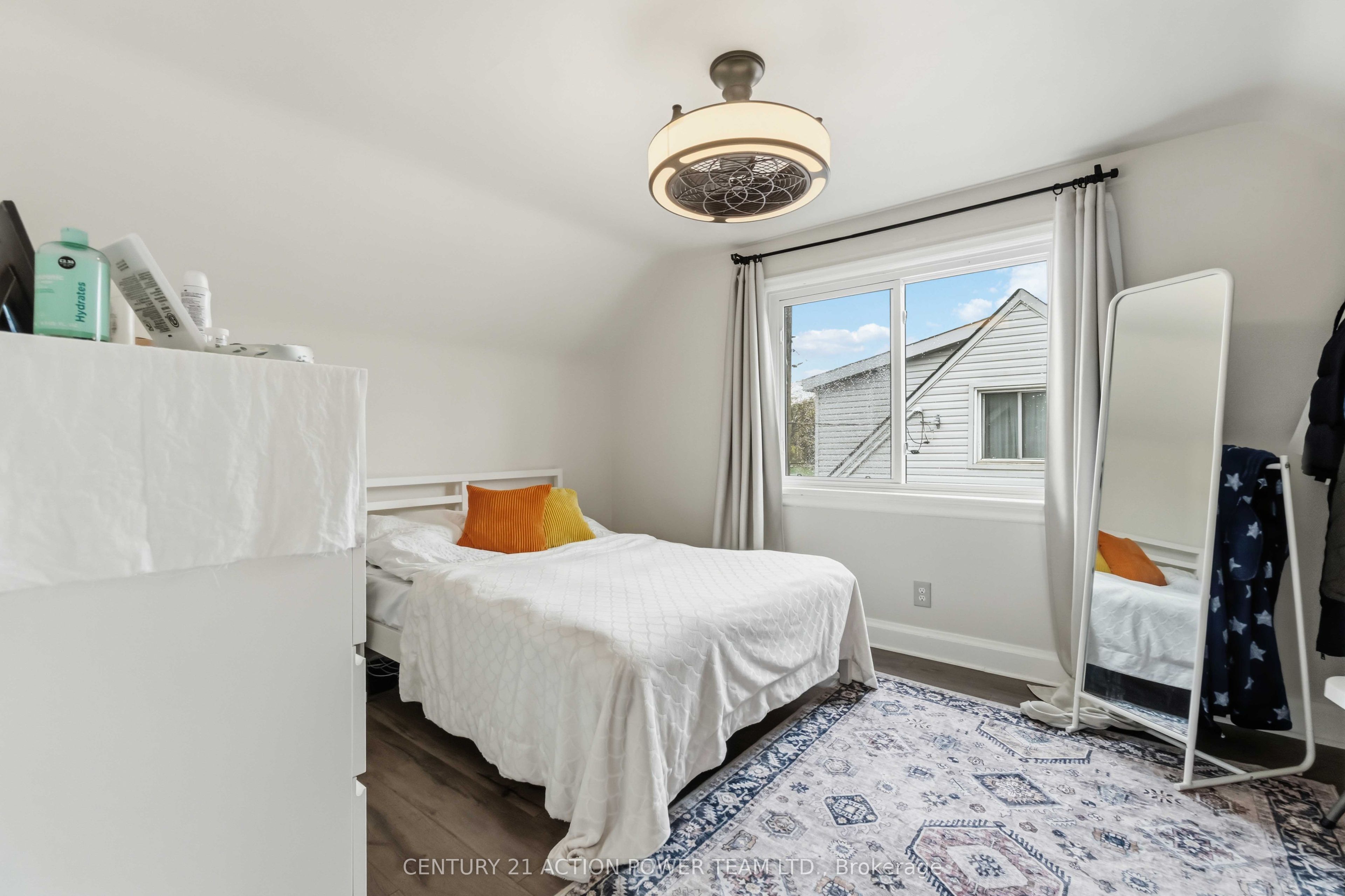 660 St Laurent Boulevard Property Photo 18