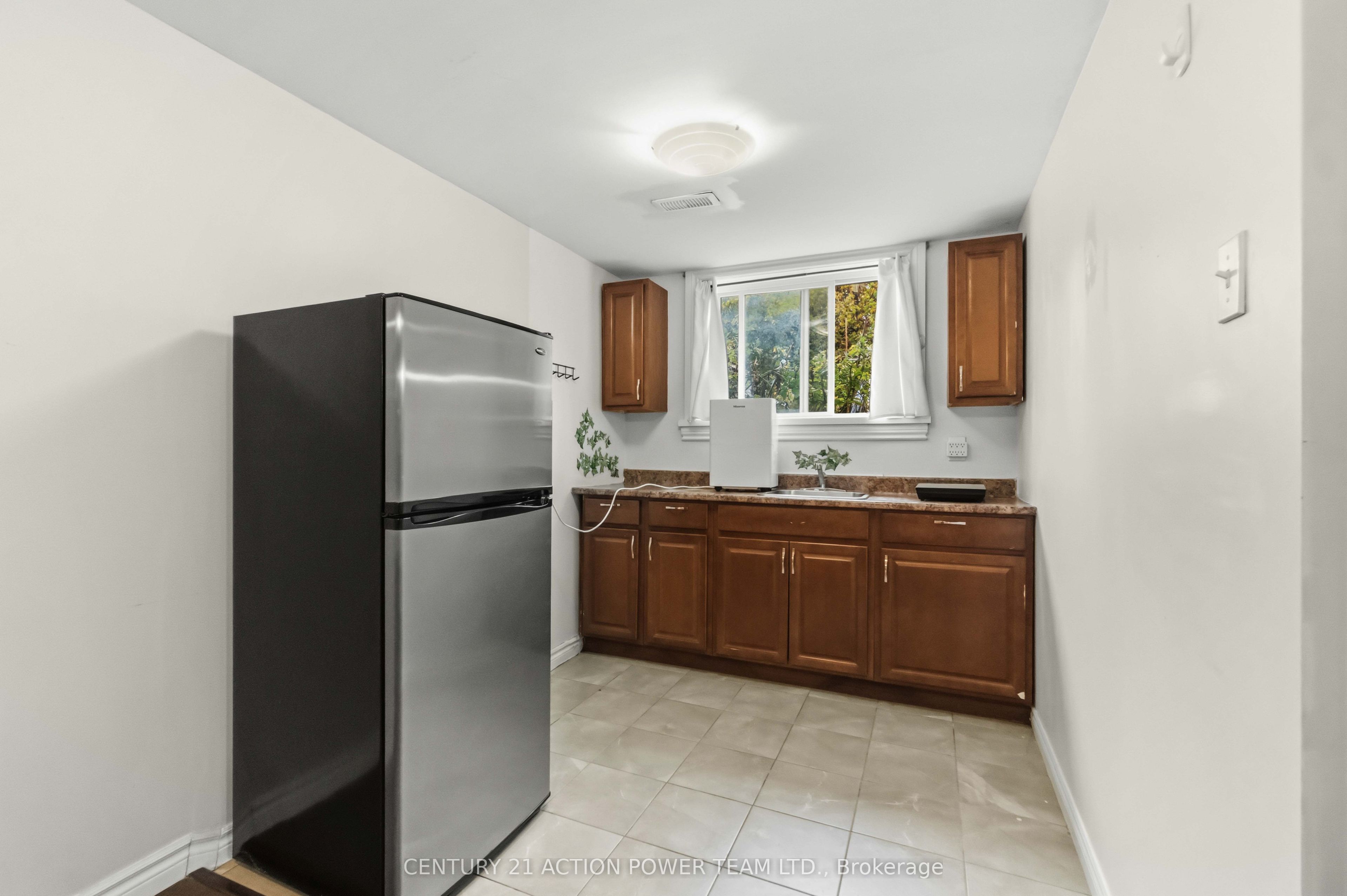 660 St Laurent Boulevard Property Photo 25
